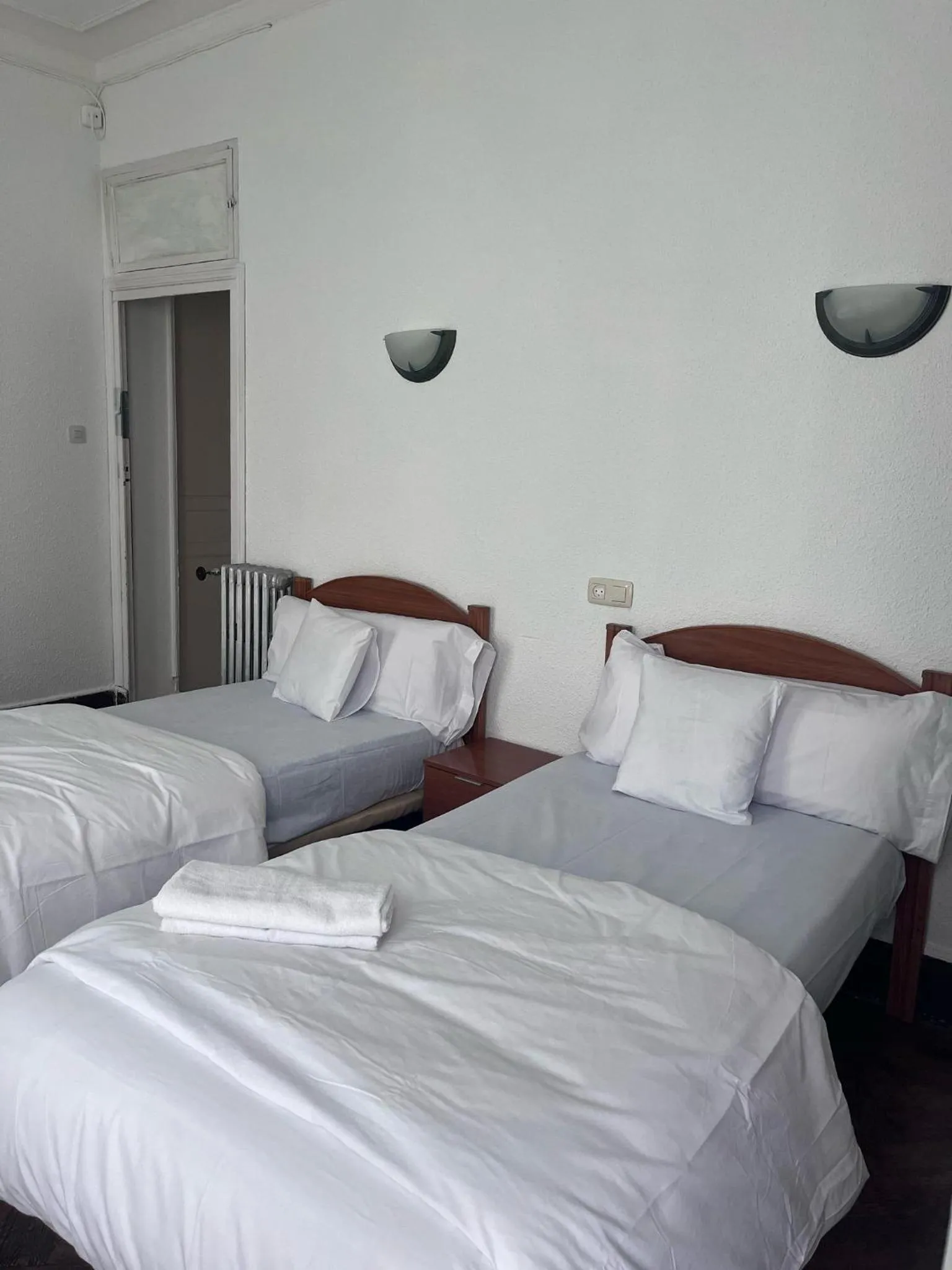 Bed in Hostal Alonso No Limit Madrid