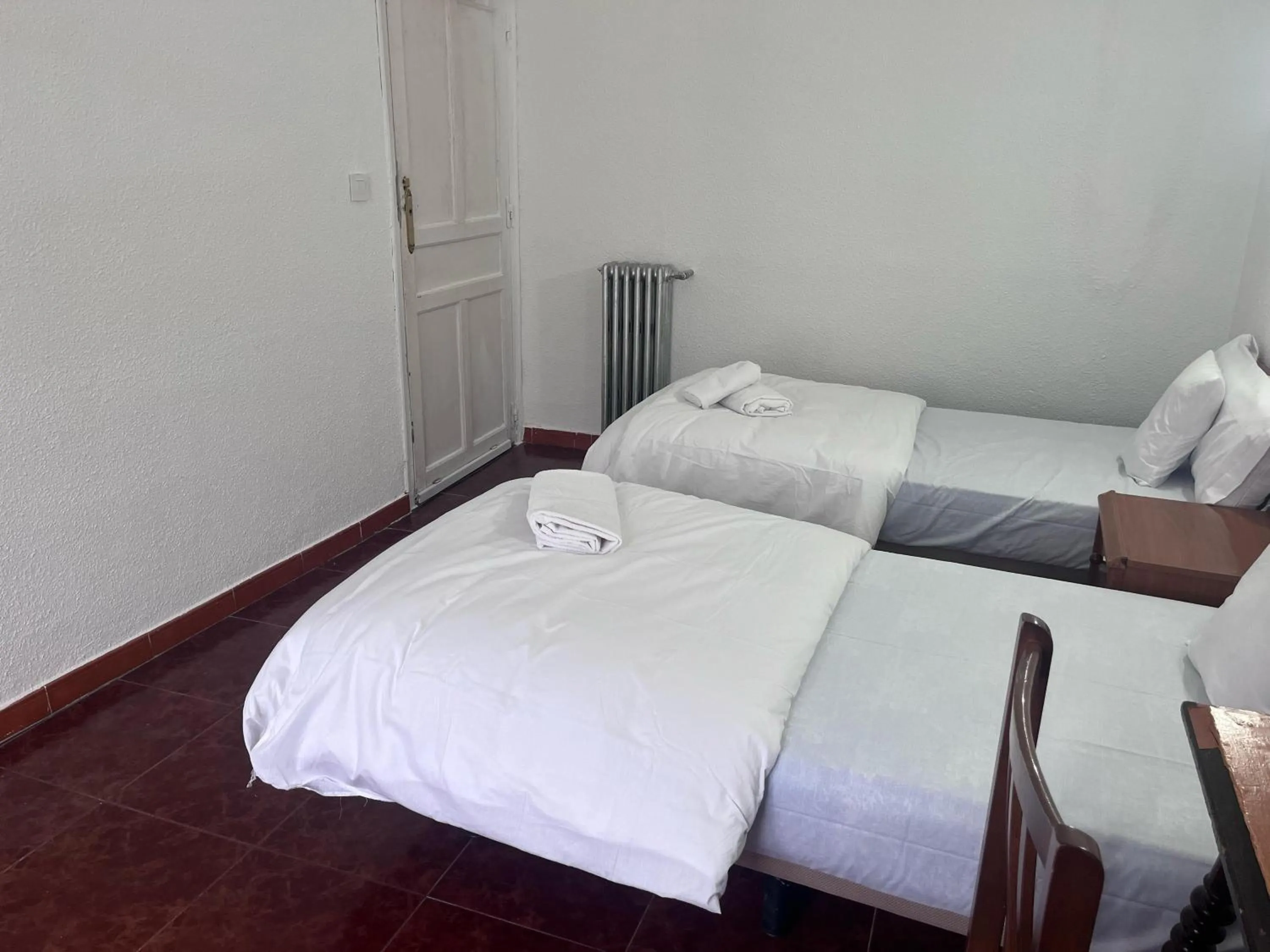 Bed in Hostal Alonso No Limit Madrid