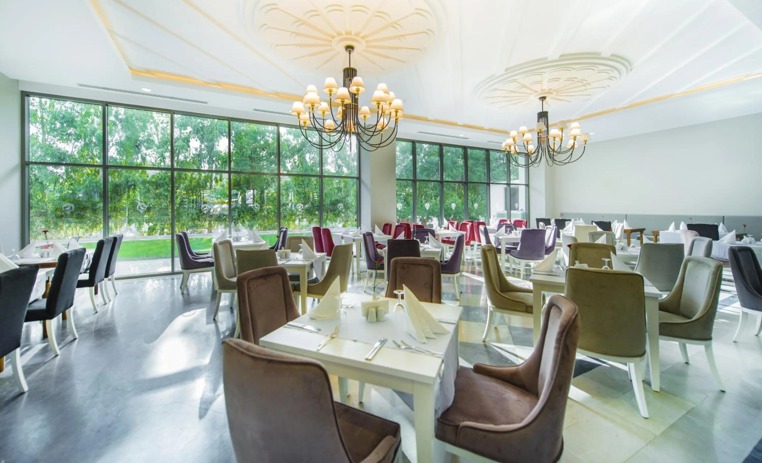 Restaurant/places to eat in Port Nature Luxury Resort