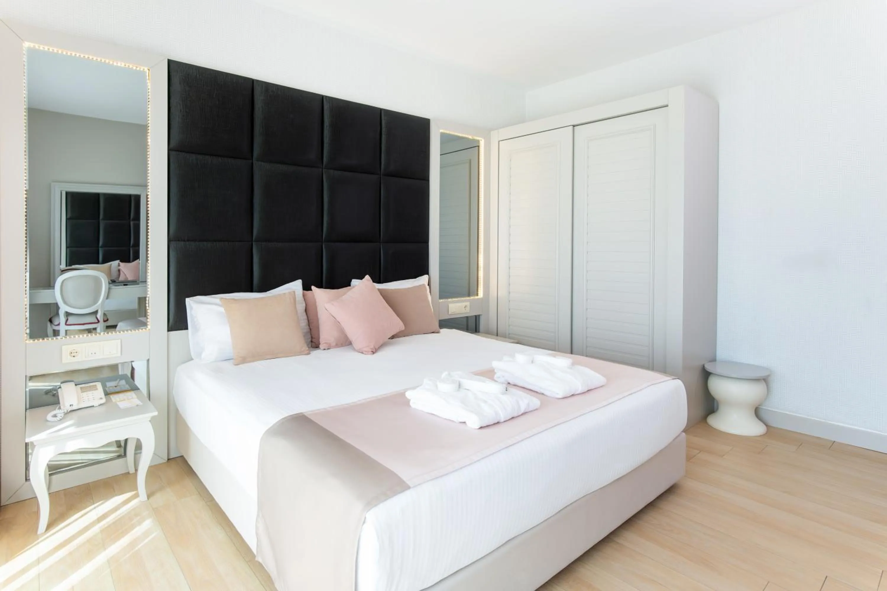 Bed in Port Nature Luxury Resort