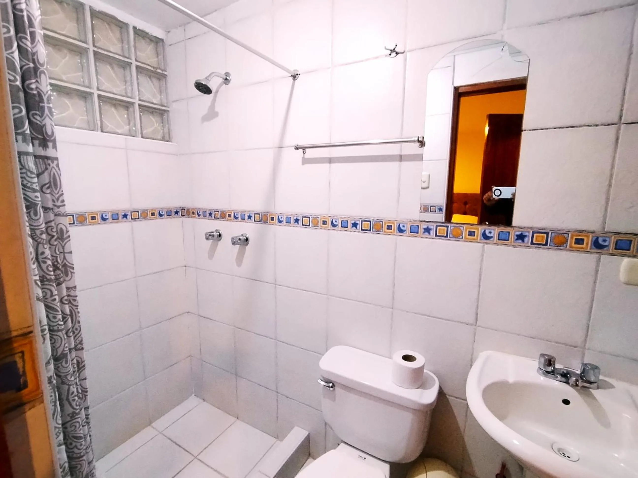 Shower in Paqarina San Blas