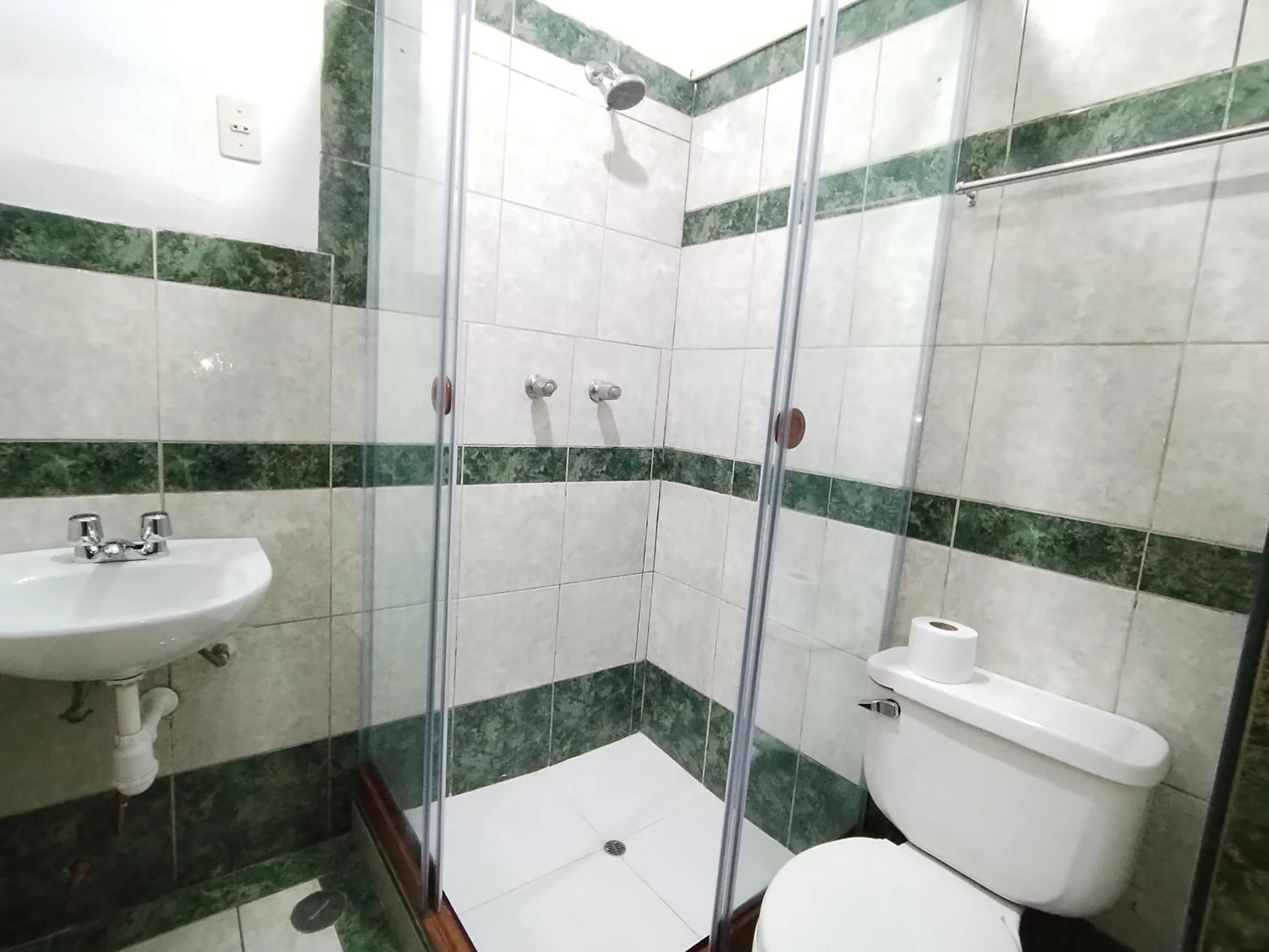 Shower in Paqarina San Blas