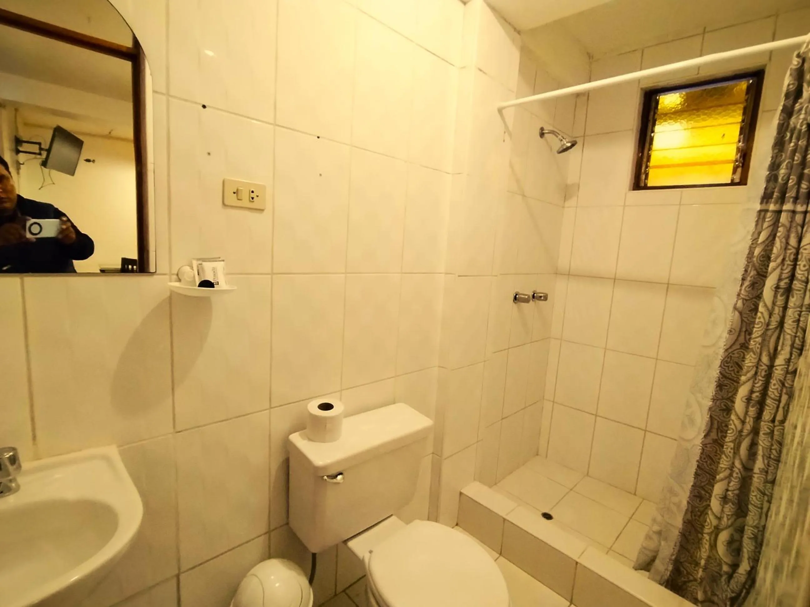 Shower in Paqarina San Blas