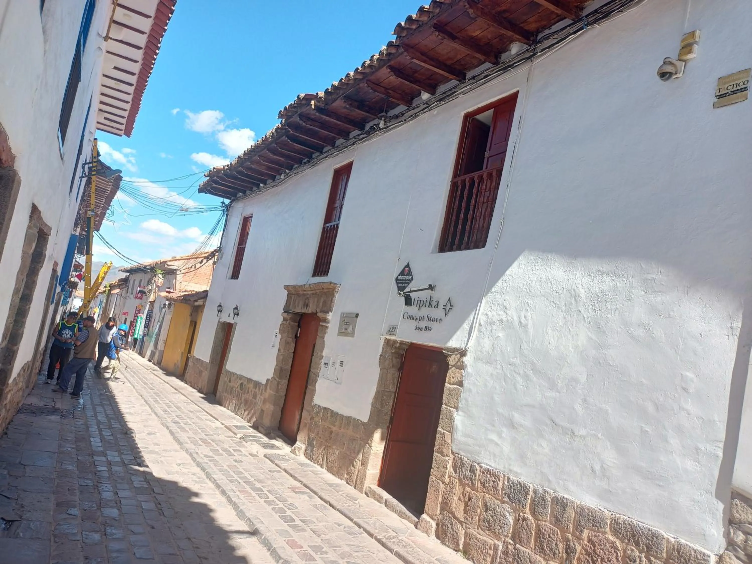 Property building in Paqarina San Blas