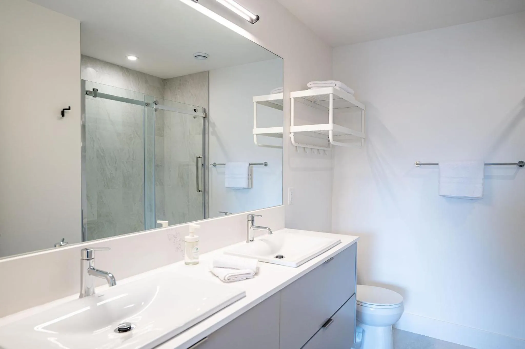 Sea Eagles Landing by Revelstoke Vacations