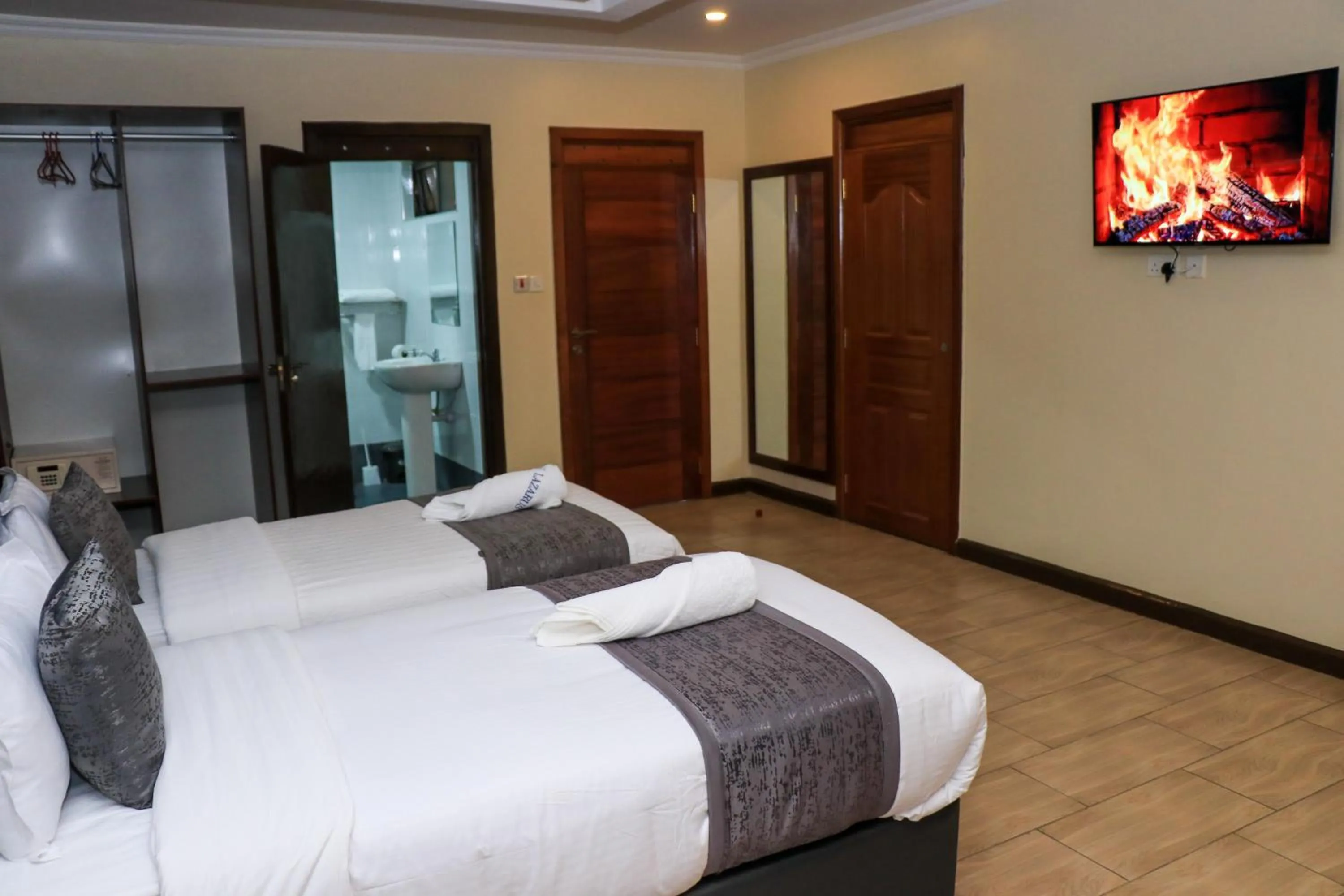 Bed in Lake Naivasha Lazarus Lodge