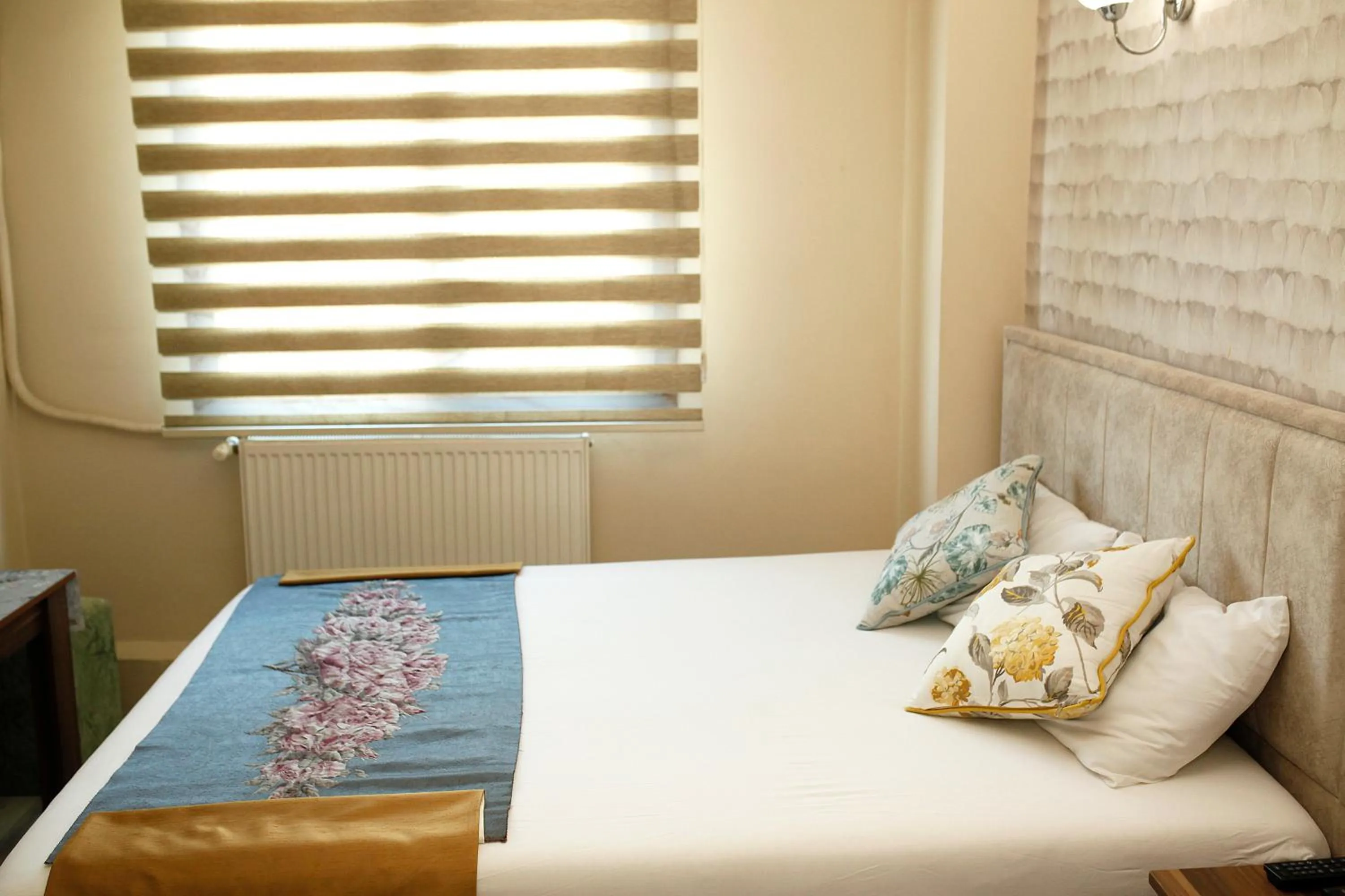 Bed in Birlik Apart Hotel