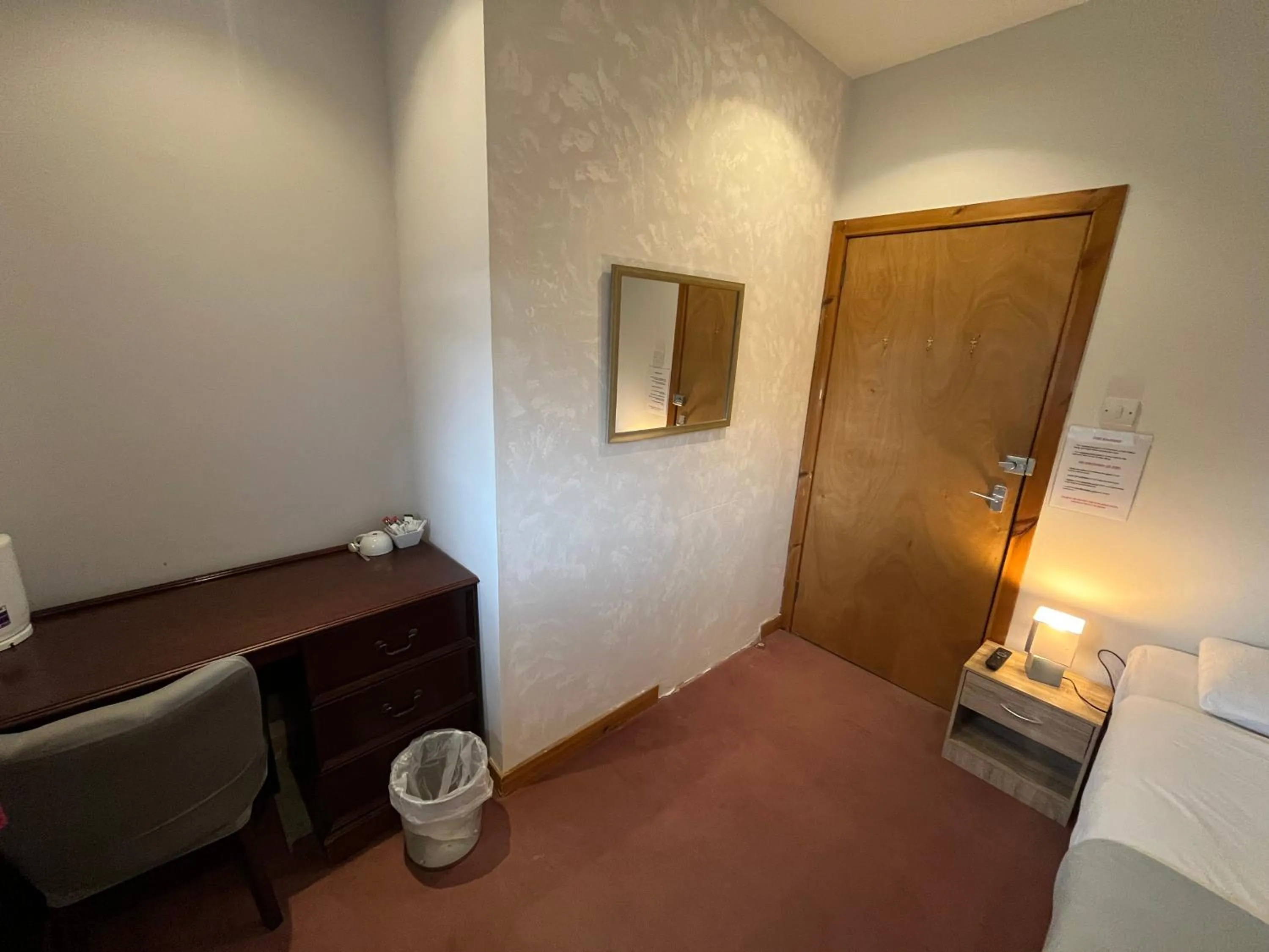 Bedroom, Bed in Columba House