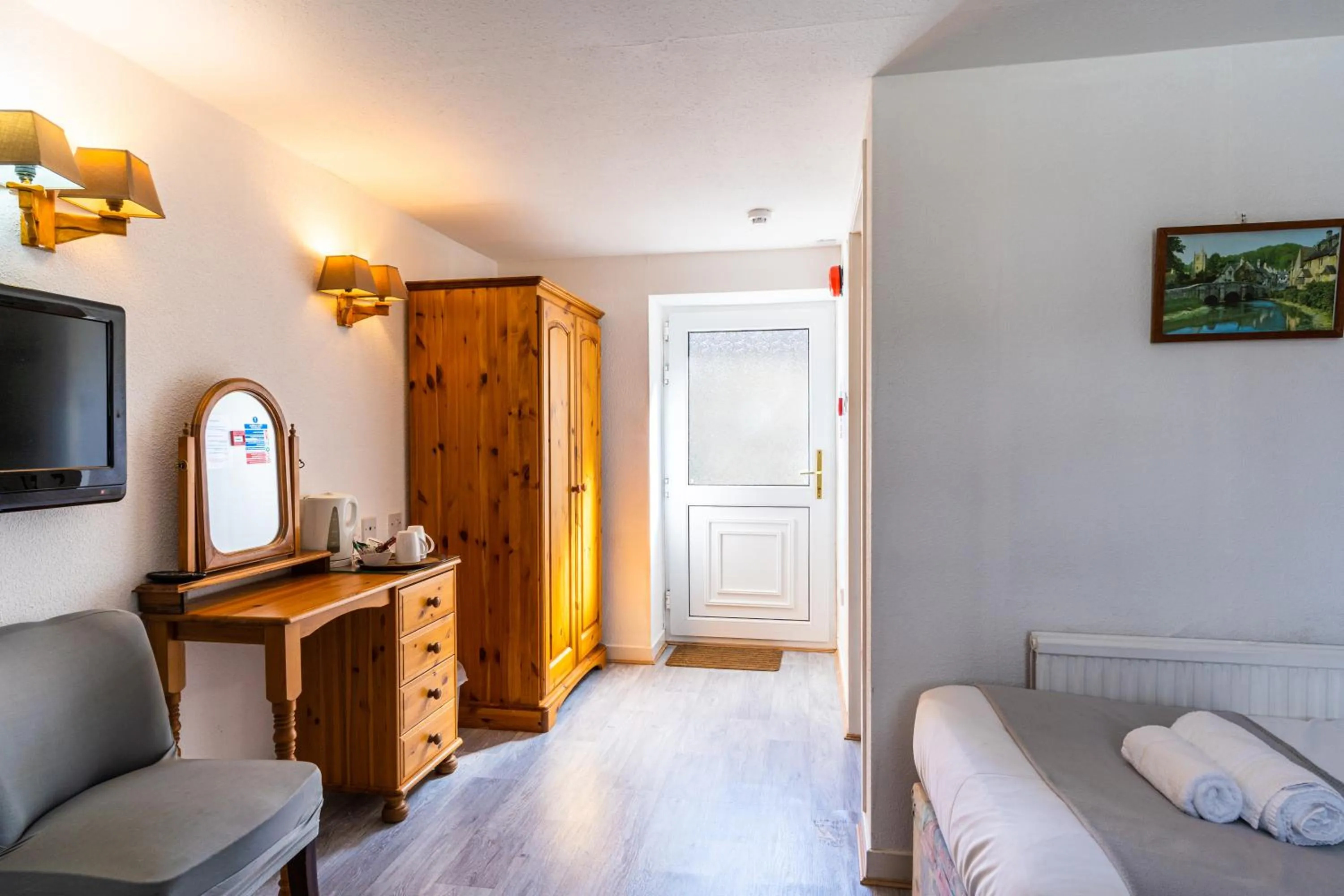 Bedroom, Bed in Columba House