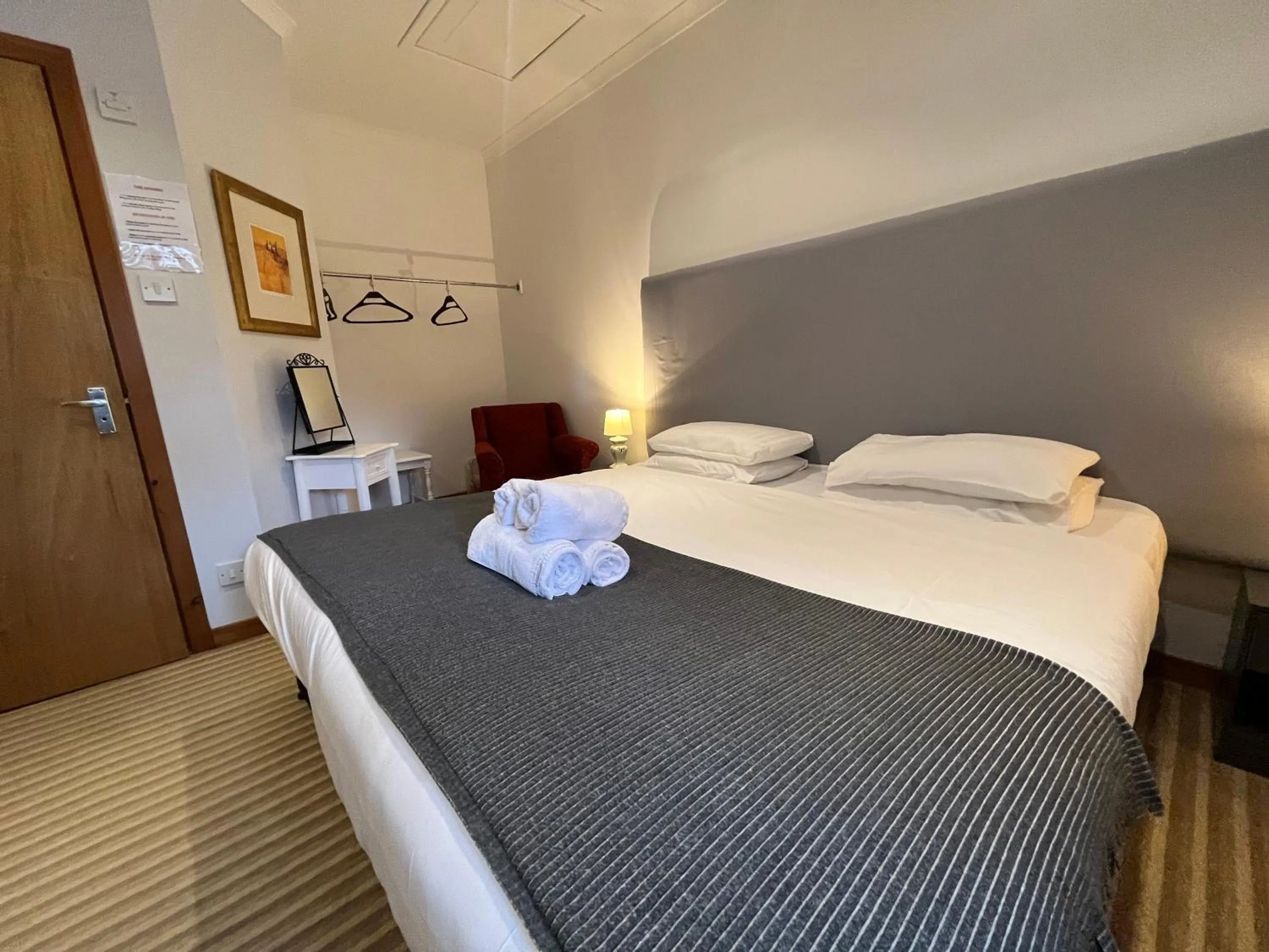 Bedroom, Bed in Columba House