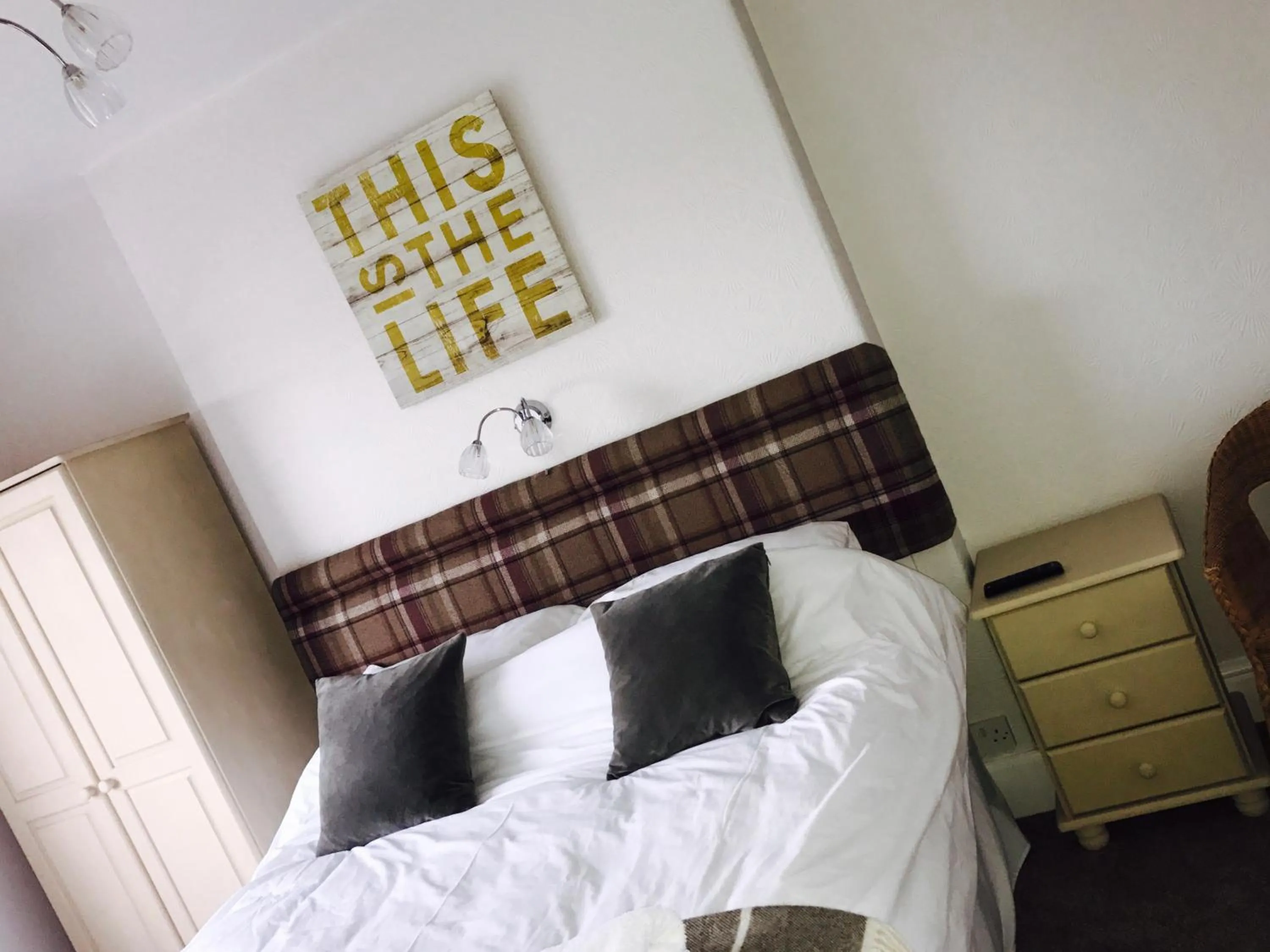 Bedroom, Bed in Sunrise Guest House