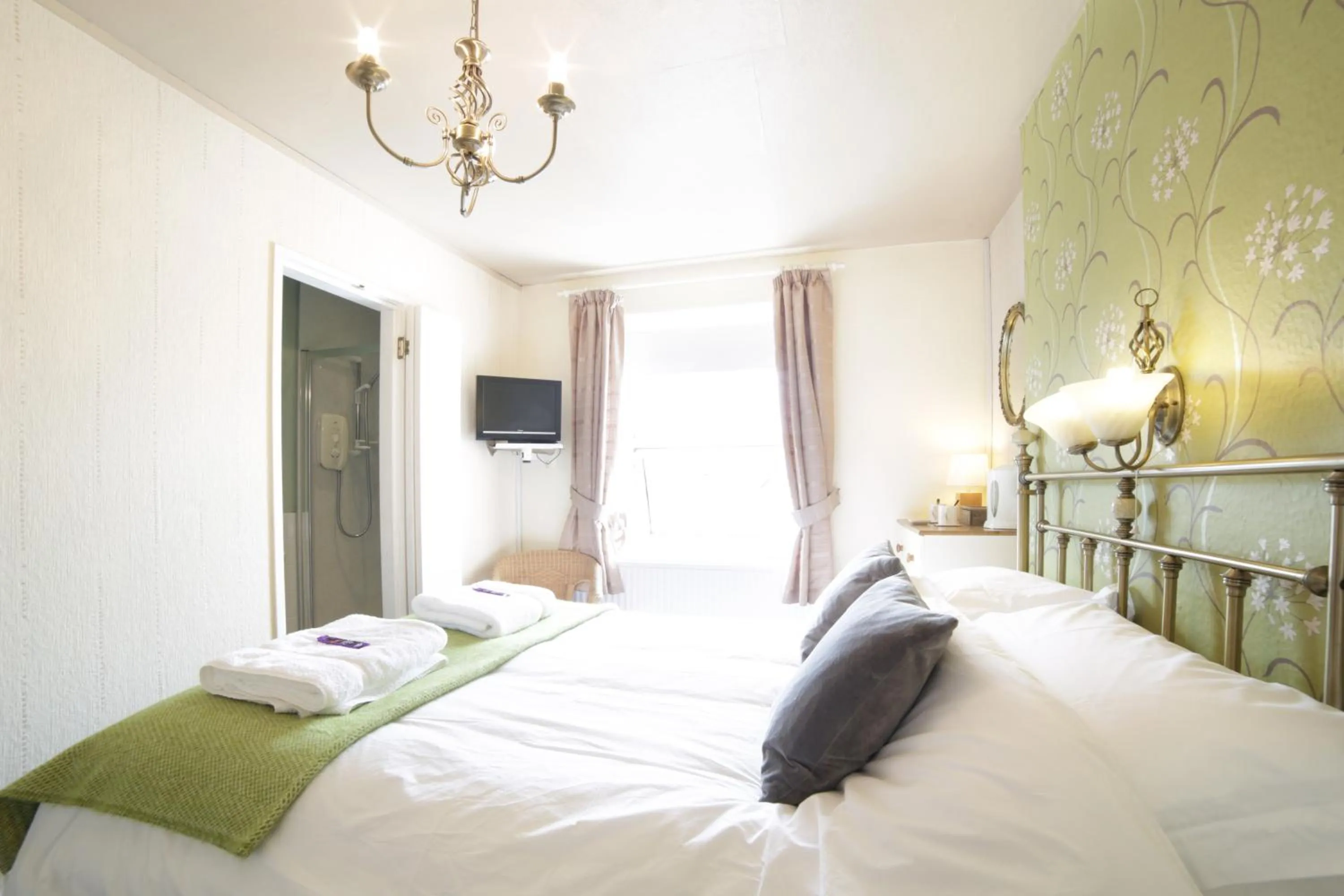 Bedroom, Bed in Sunrise Guest House