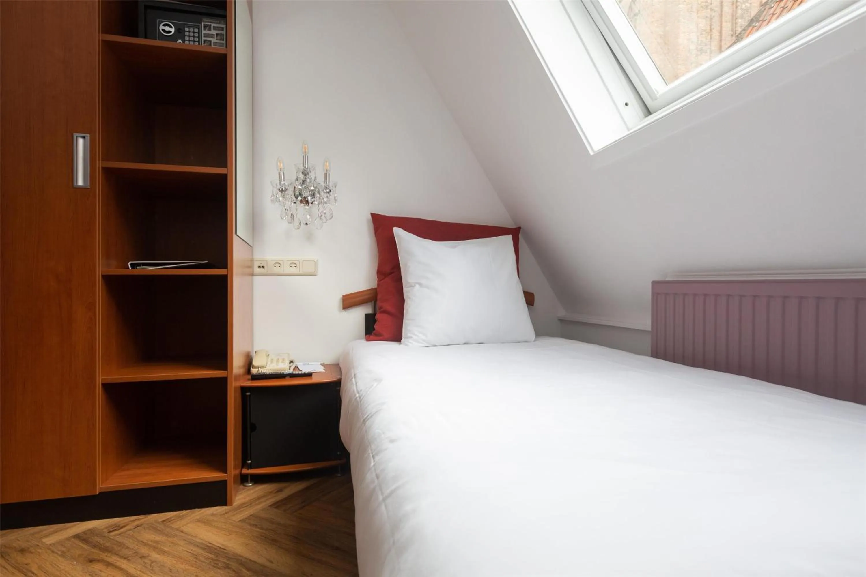 Bedroom, Bed in Grand Museum Hotel, BW Signature Collection