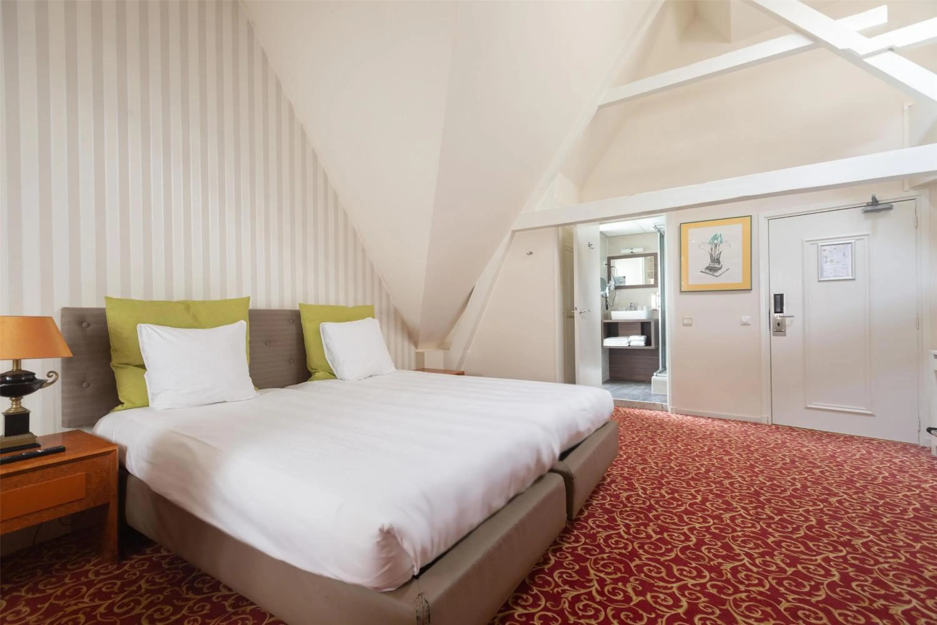 Bedroom, Bed in Grand Museum Hotel, BW Signature Collection