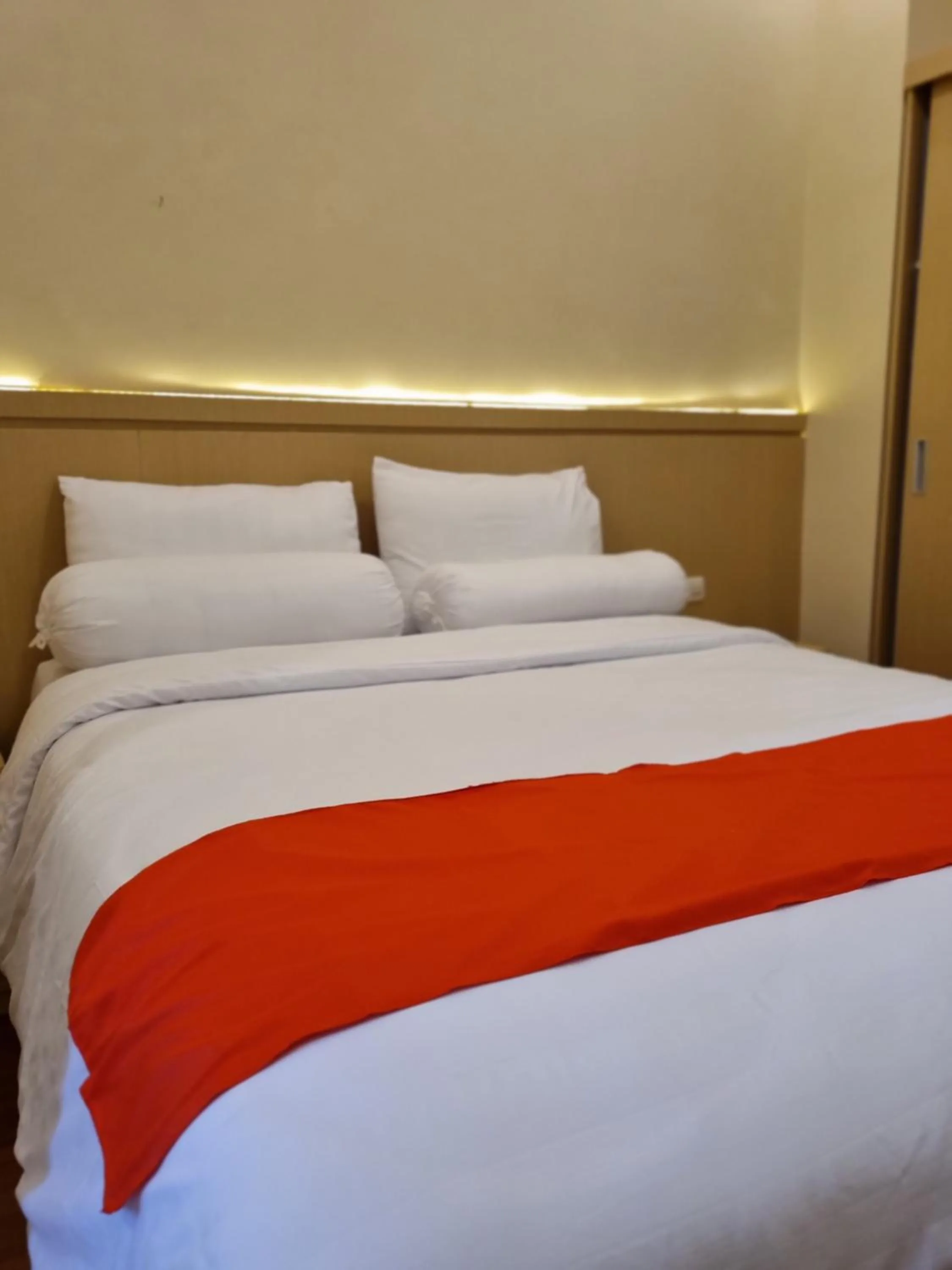 Bed in core inn juwita hotel