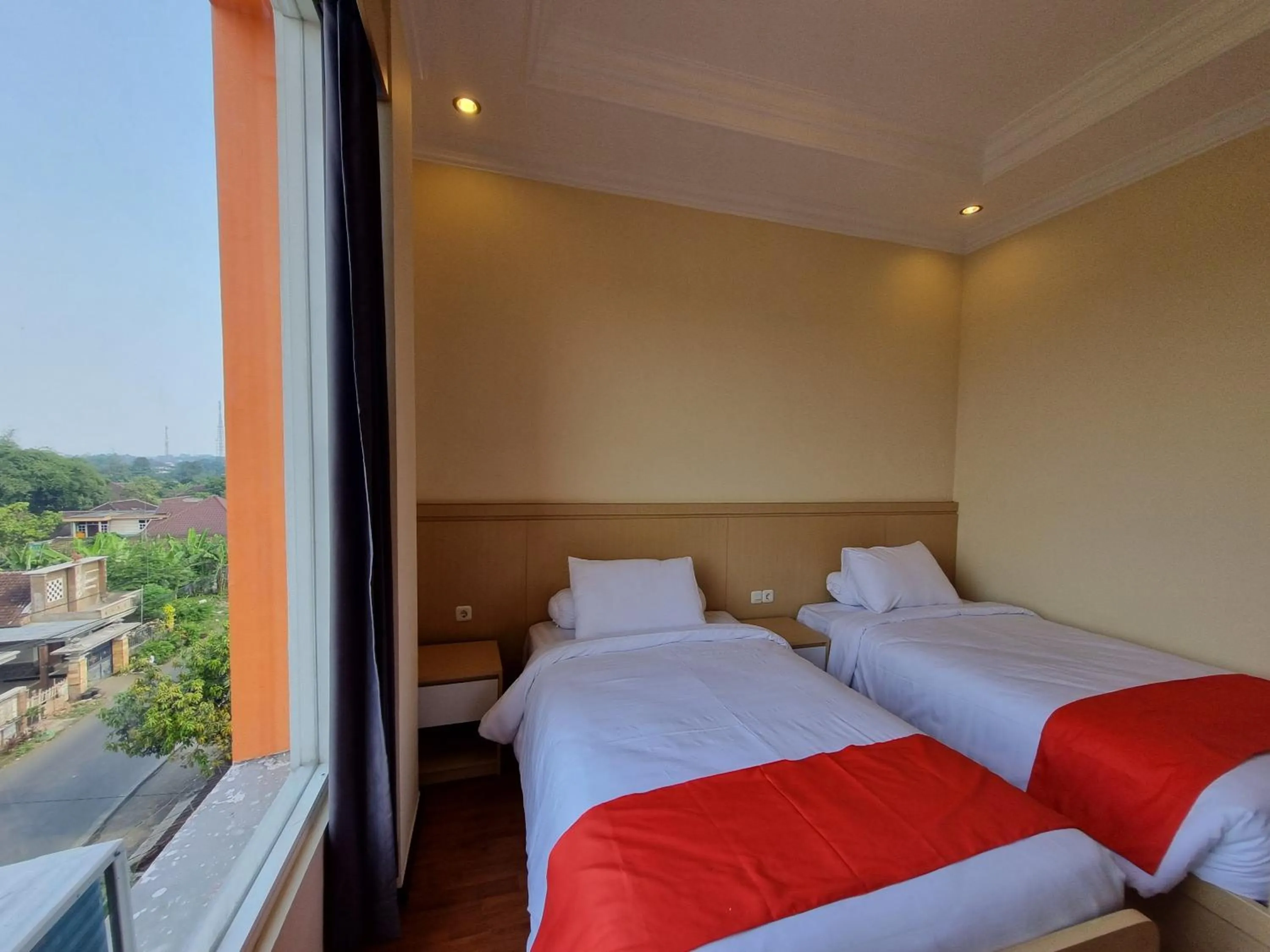 Bed in core inn juwita hotel