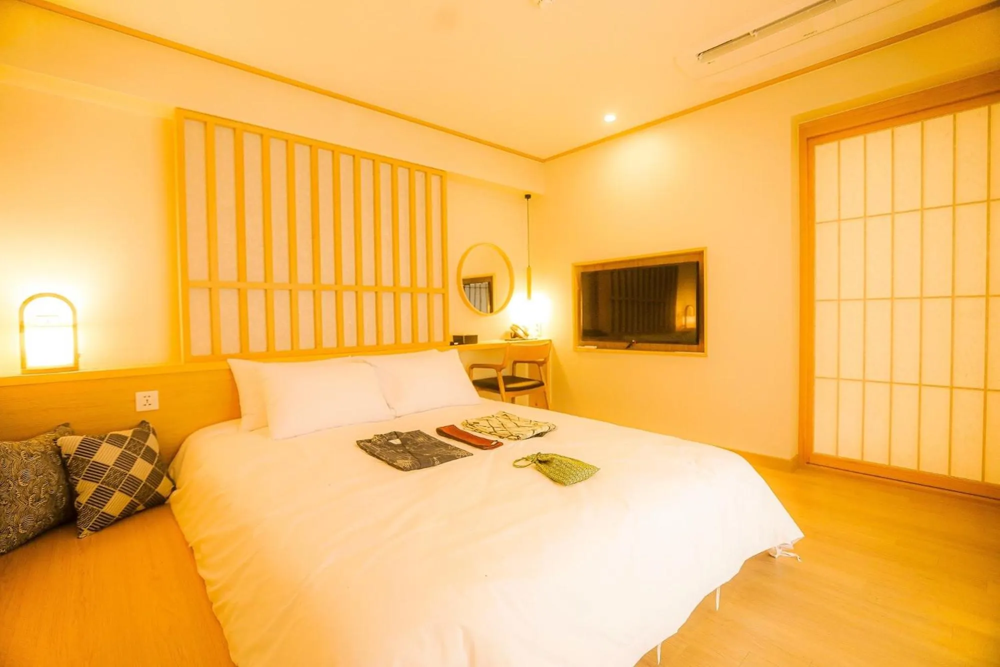 Bed in Tomonoya Signature Ryokan Namhae