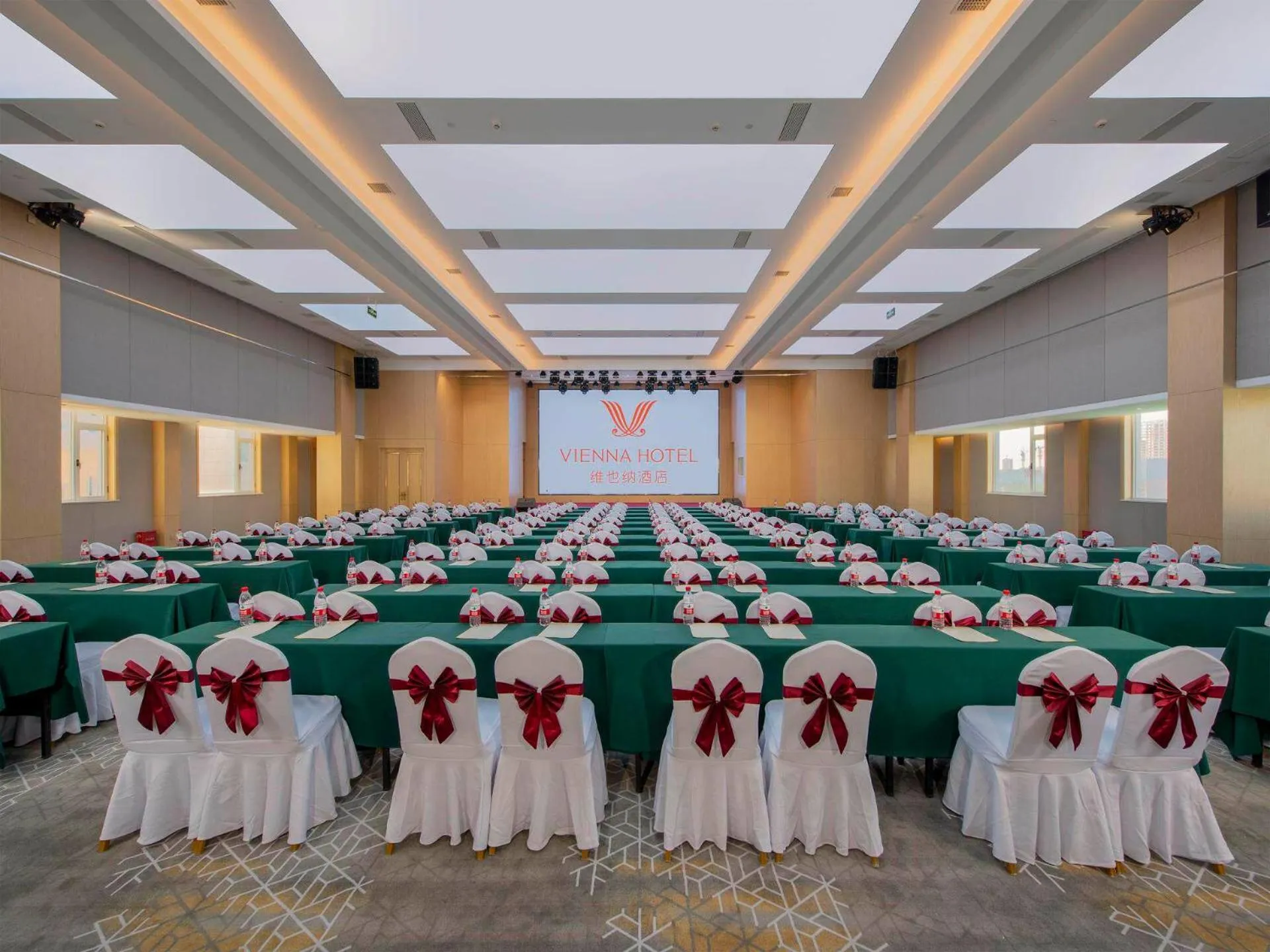 Vienna Hotels Yuncheng Hedong Street Wanda Store