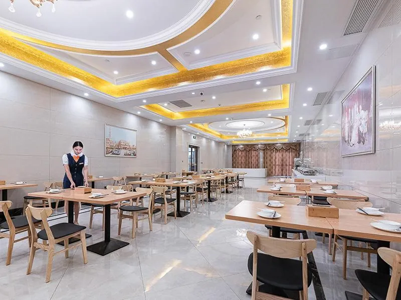 Vienna Hotel Danyang Glasses City High Speed Railway Station Dabo