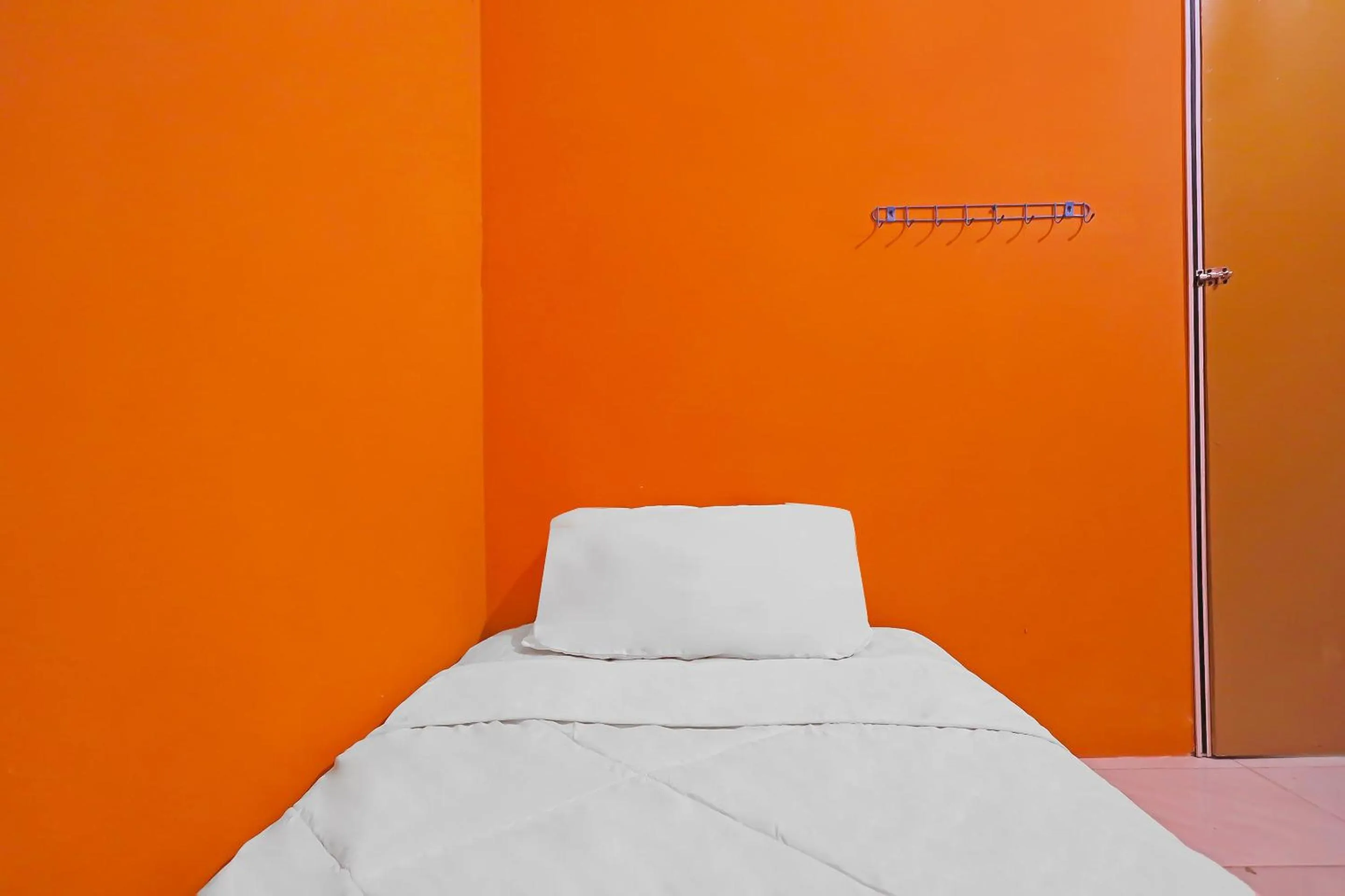 Bedroom, Bed in SPOT ON 92569 Anto Homestay SyariahNearPelabuhan Feri Harbor Bay