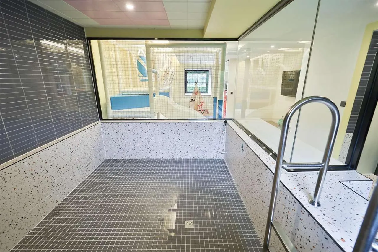 Swimming pool in Doan Kids Hotel Yangsan