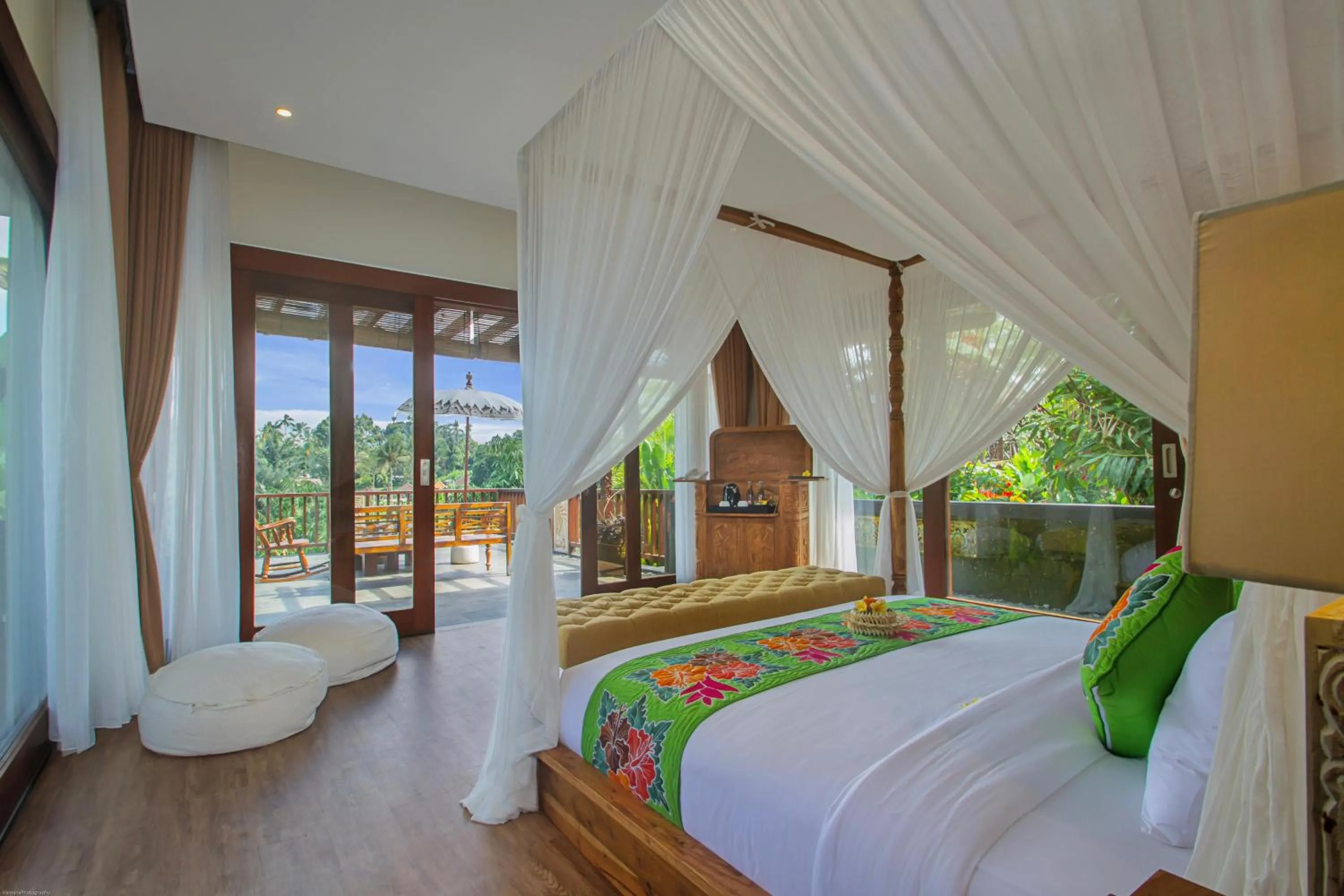 Bed in Villa Lembah Damai