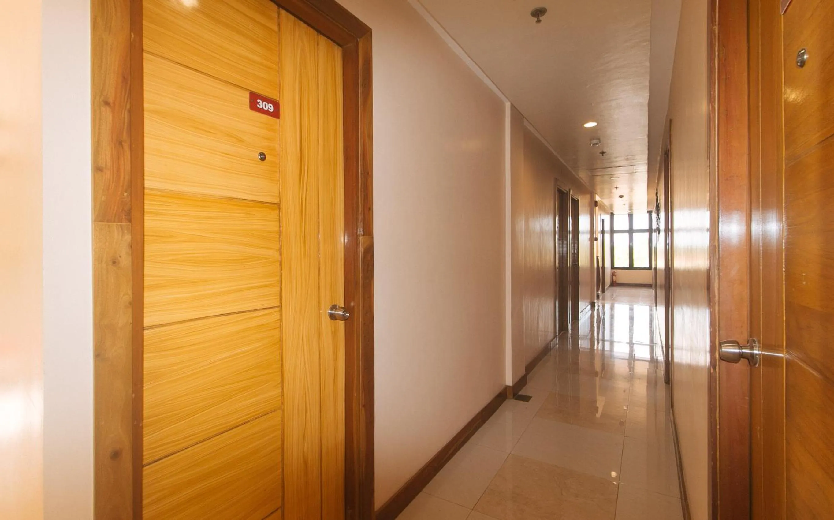 Area and facilities in RedDoorz @ Benelio Suites Pavia Iloilo