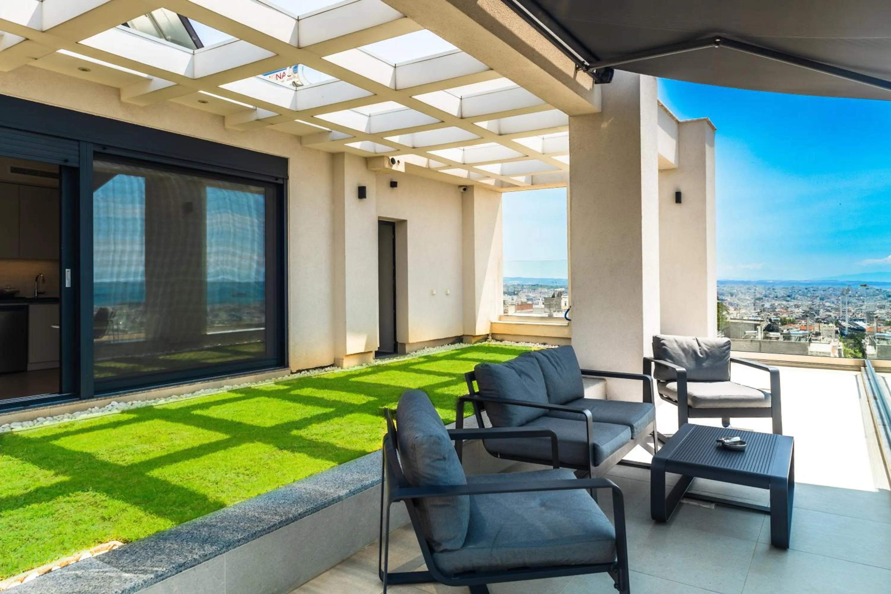 Balcony/Terrace in Toumba apartments
