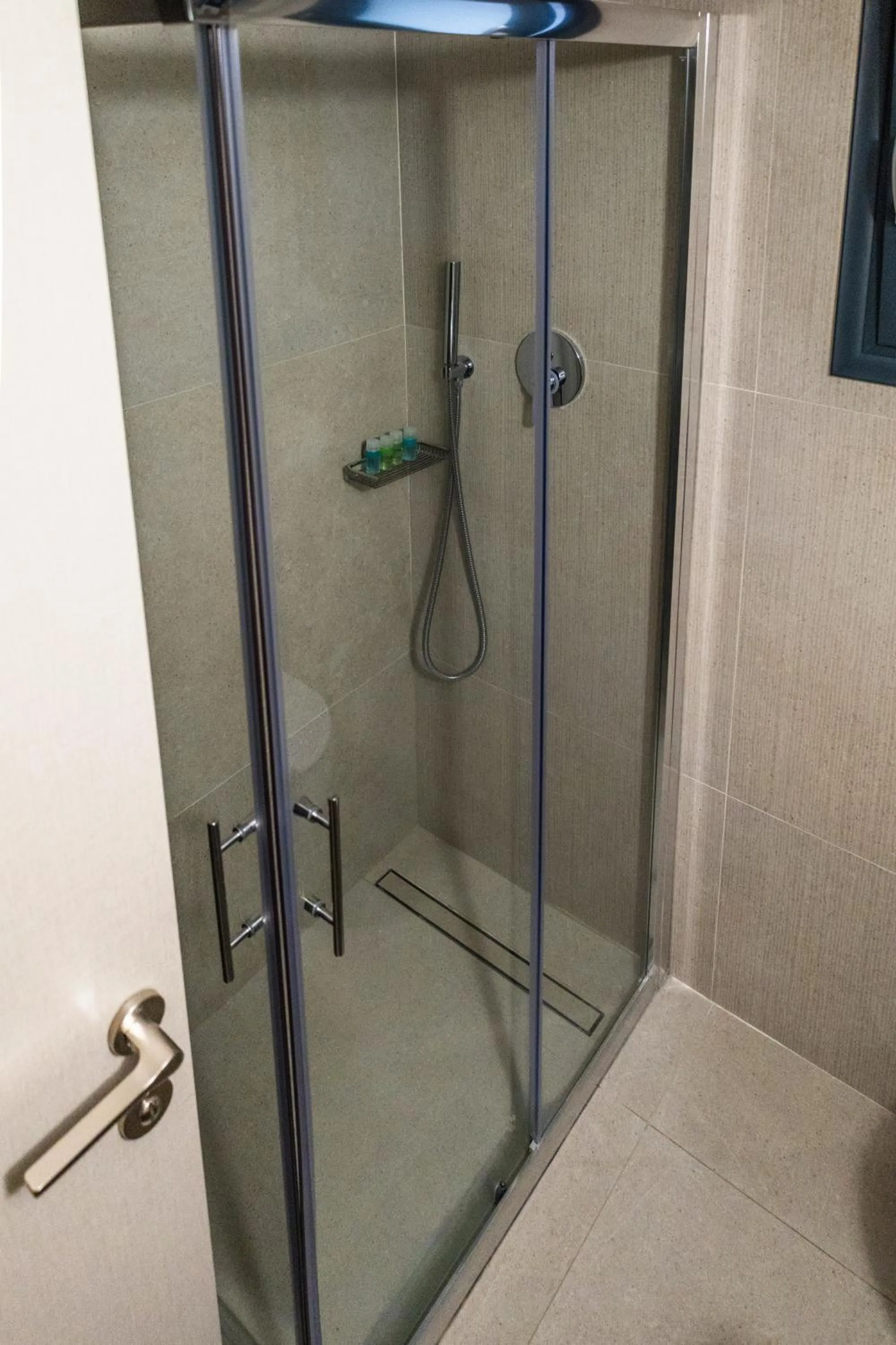 Shower in Toumba apartments