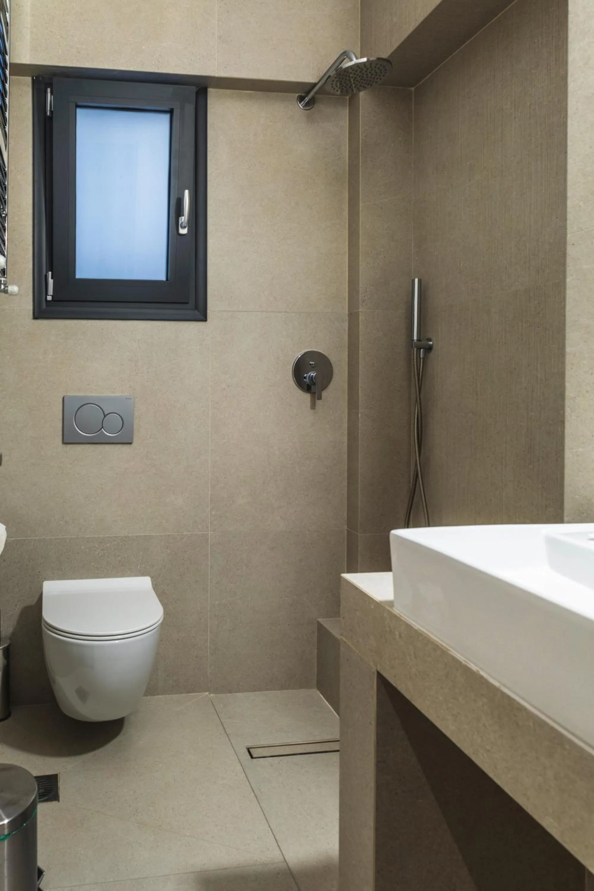 Shower in Toumba apartments