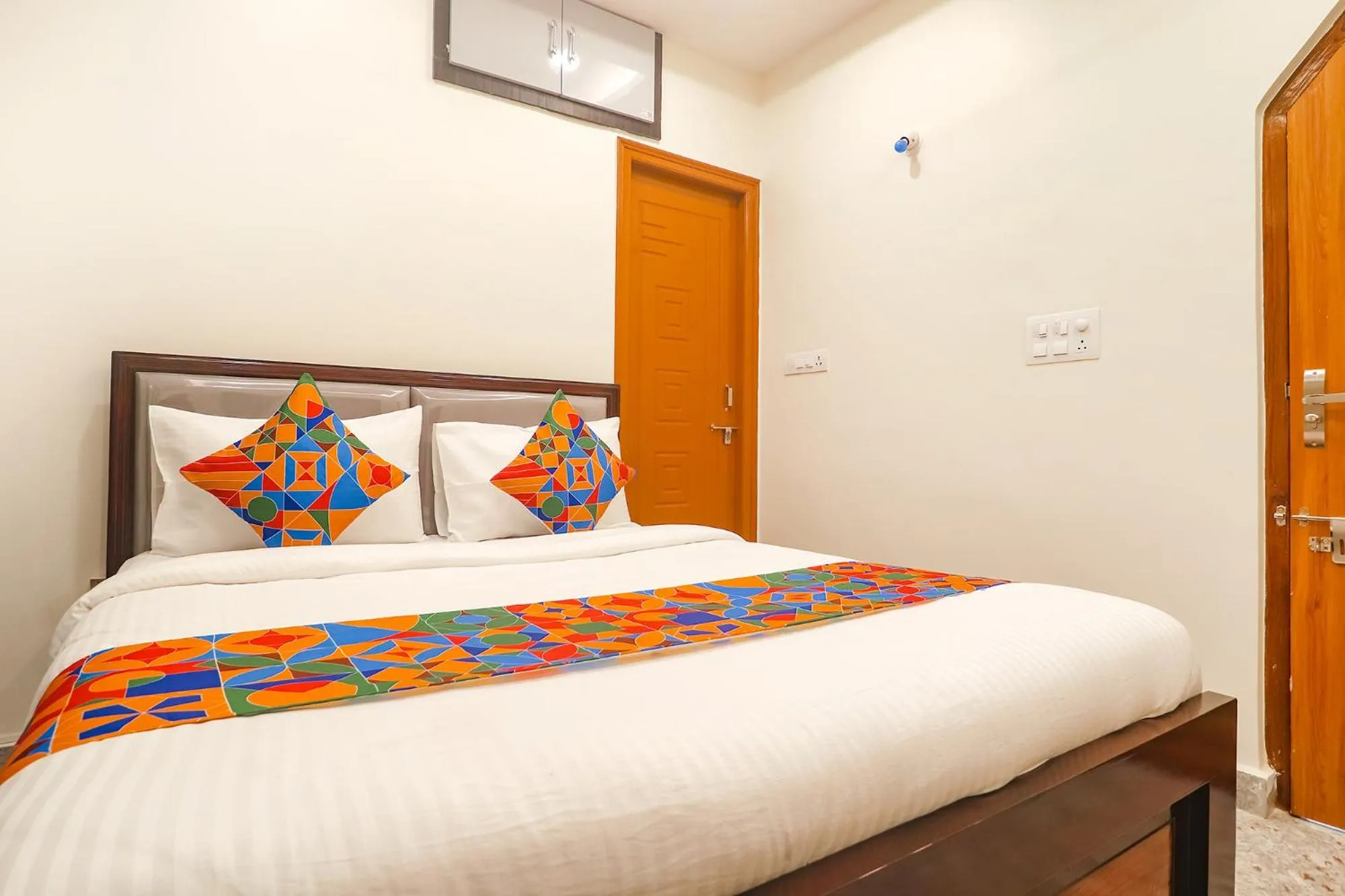 Bed in Via RS Living - Nr TCS Deccan Park, Hitech City