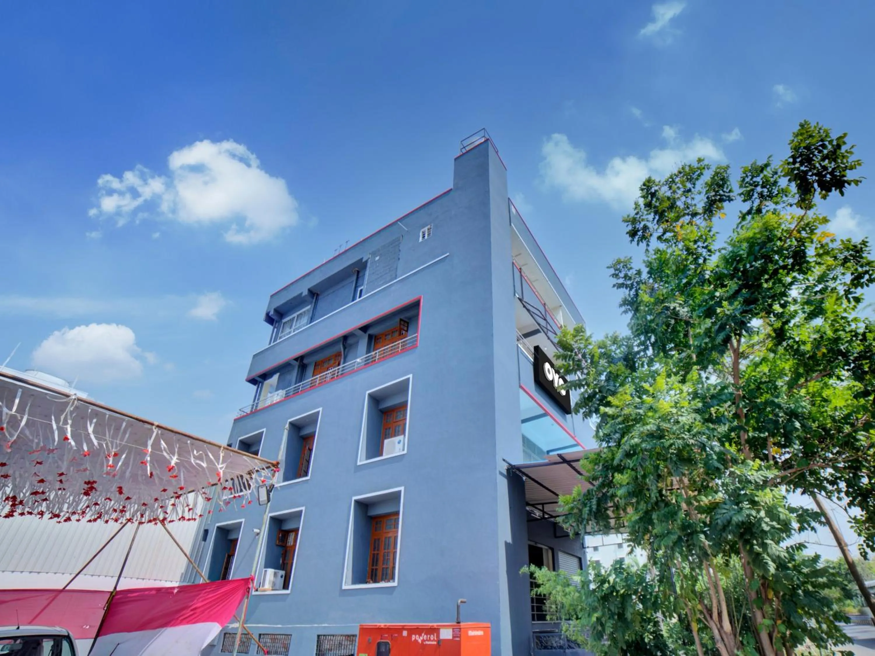 Facade/entrance in Hotel O Ragas