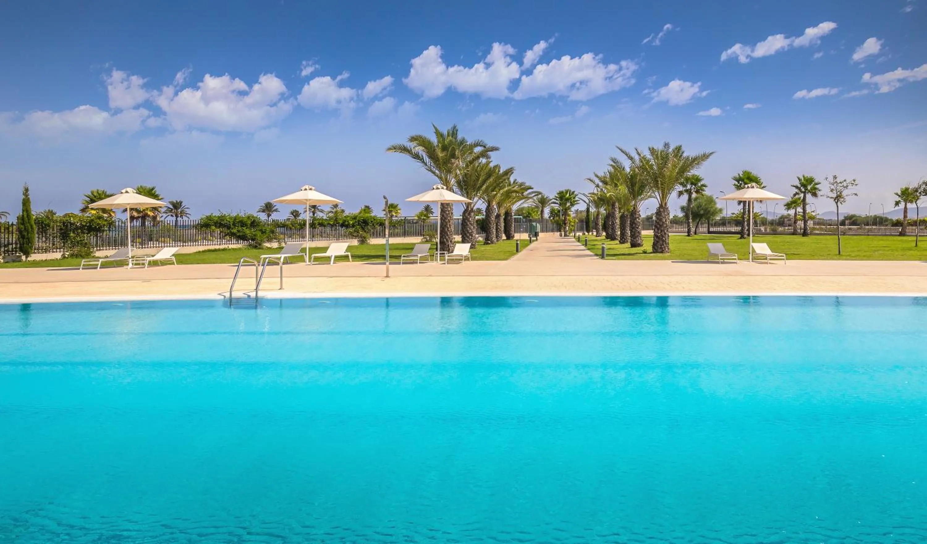 Swimming pool in Occidental Mar Menor