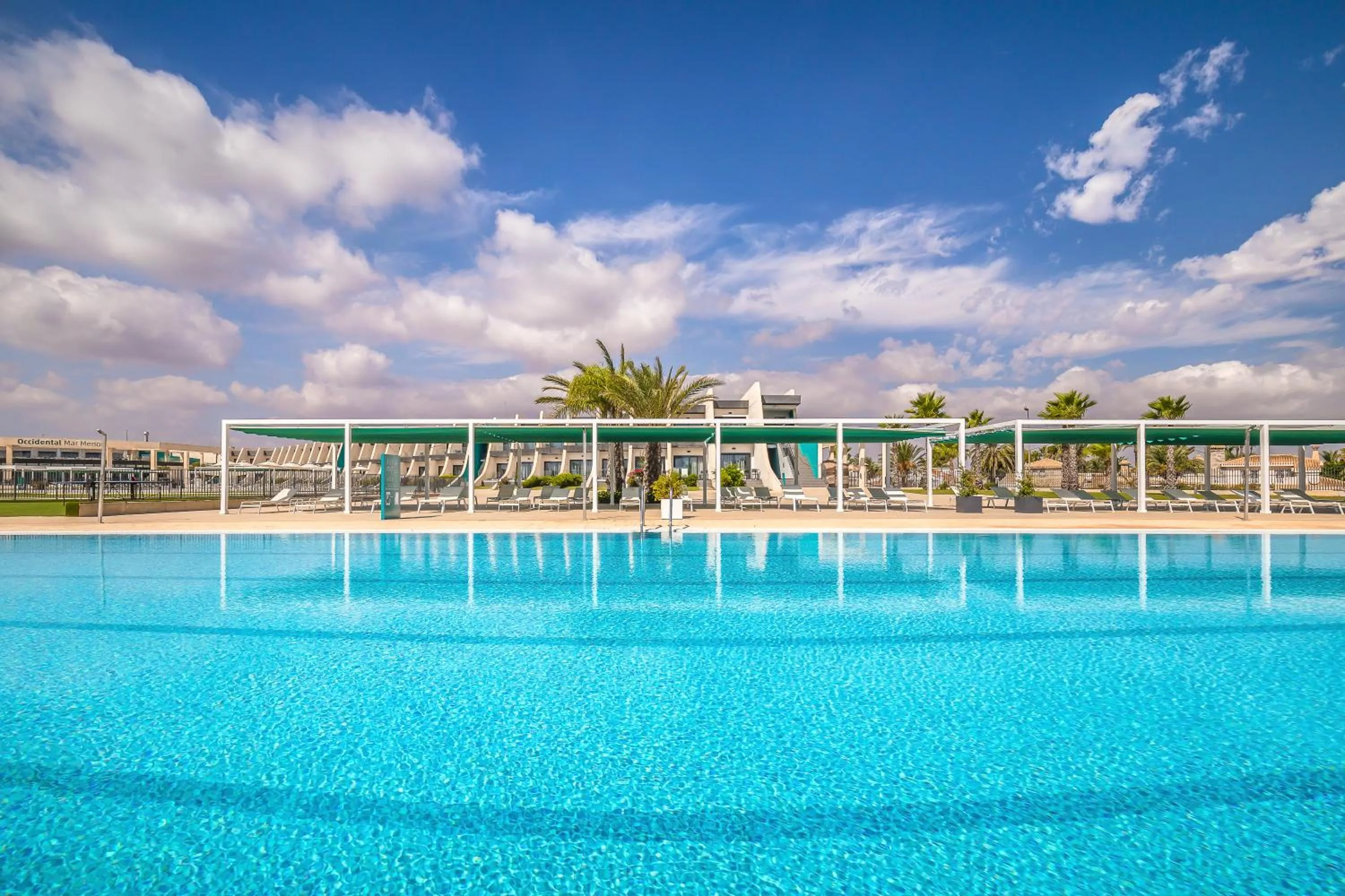 Swimming pool in Occidental Mar Menor