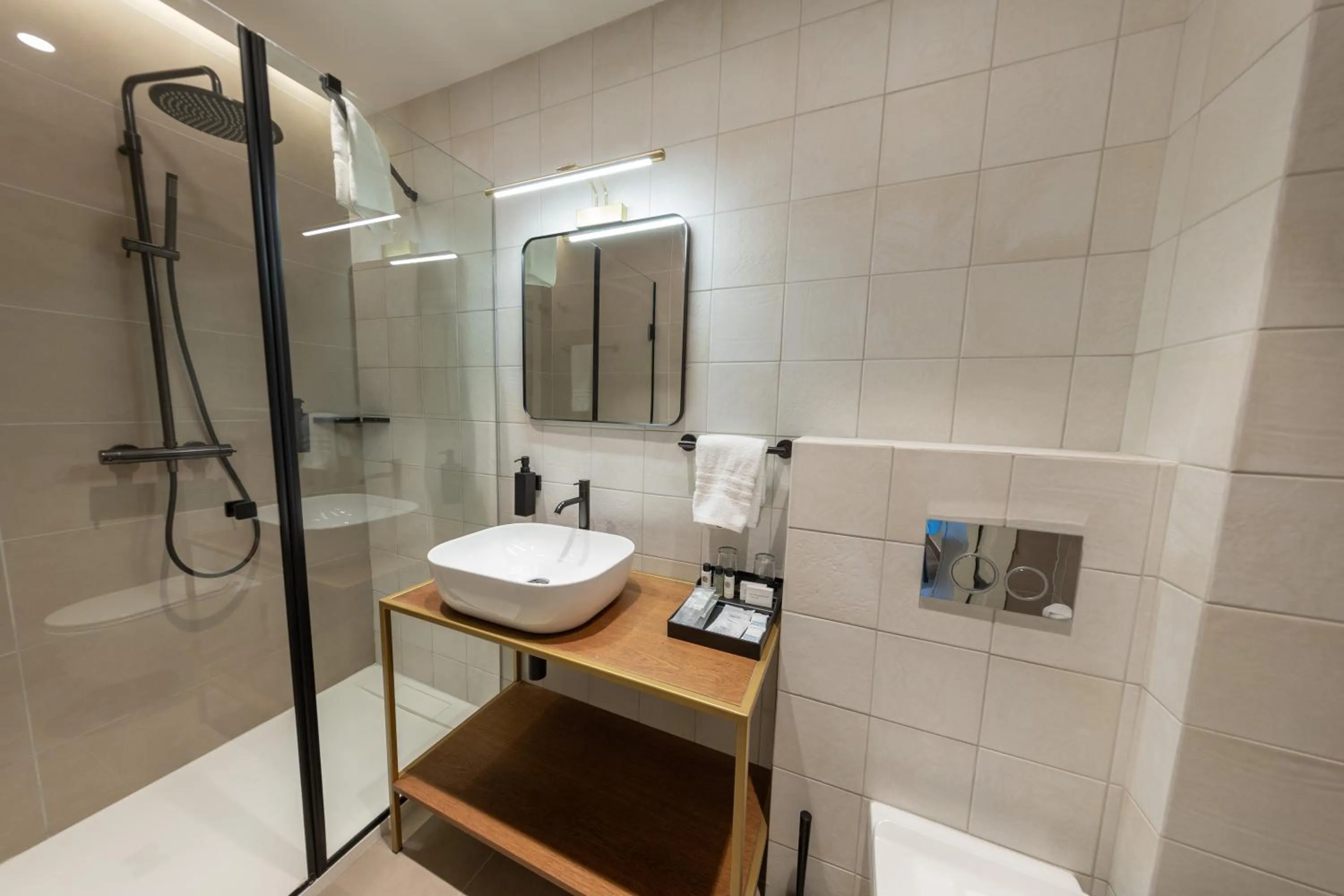 Shower in DOMS Boutique Living