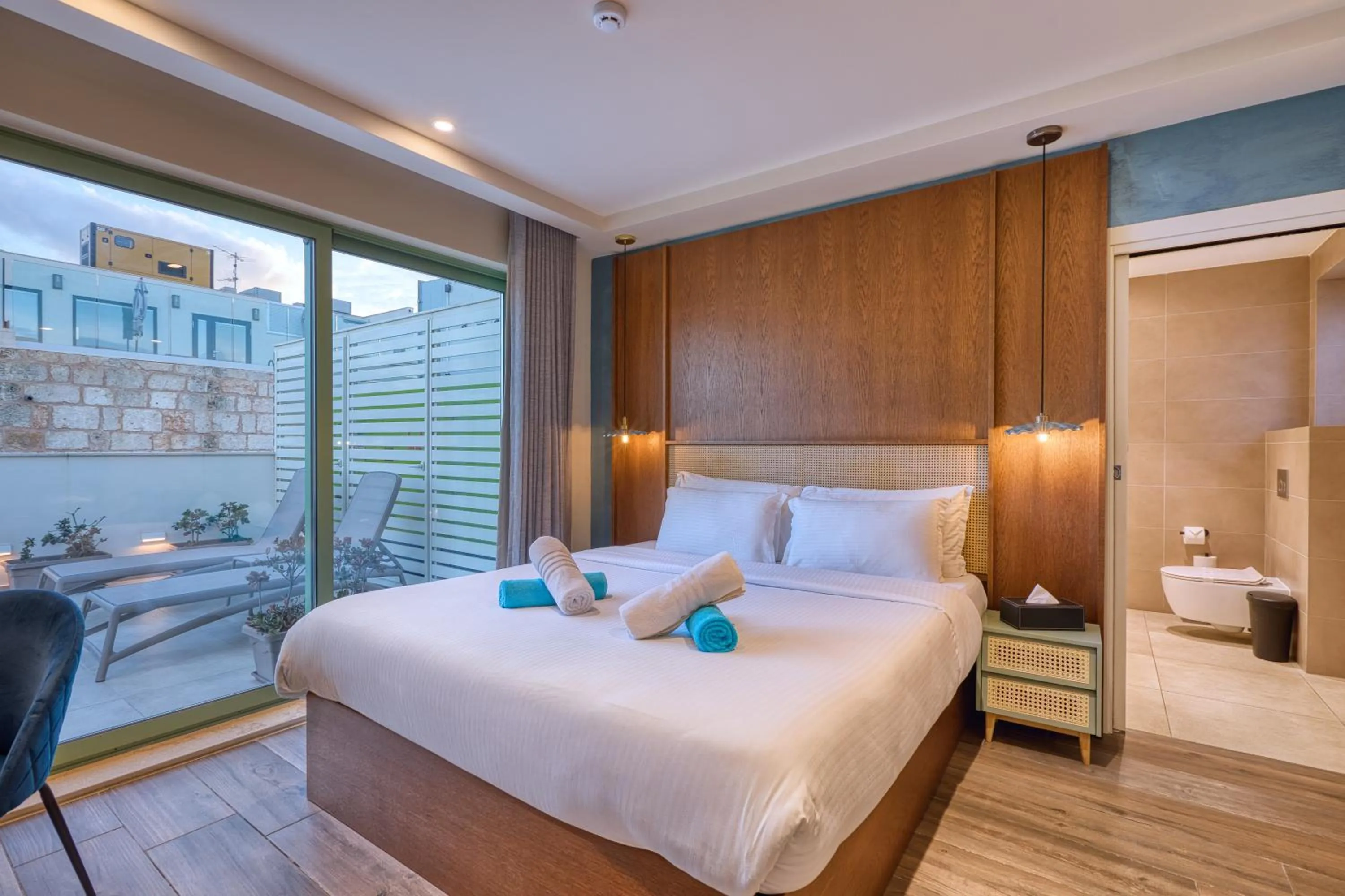 Photo of the whole room, Bed in DOMS Boutique Living