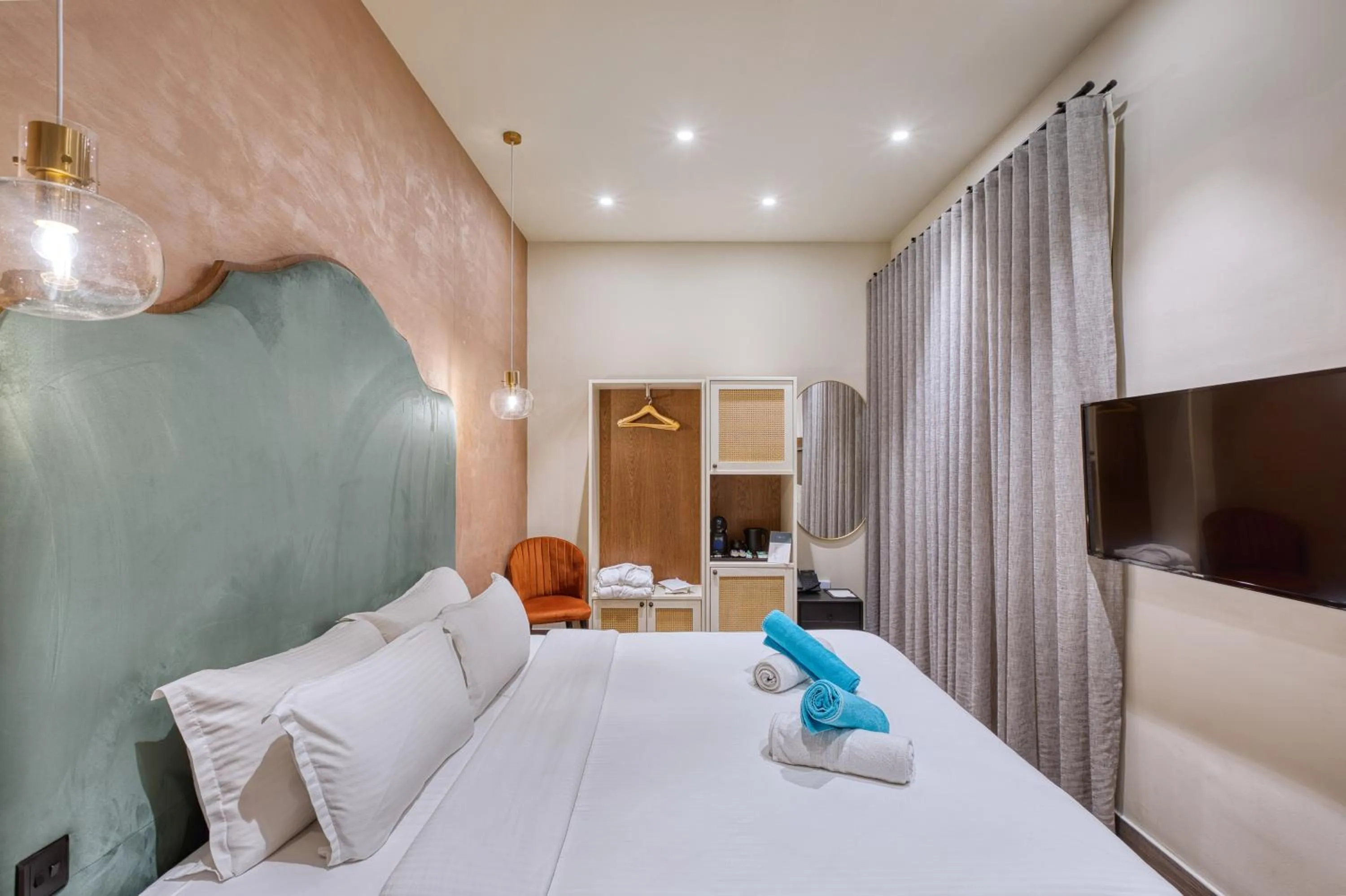 Photo of the whole room, Bed in DOMS Boutique Living