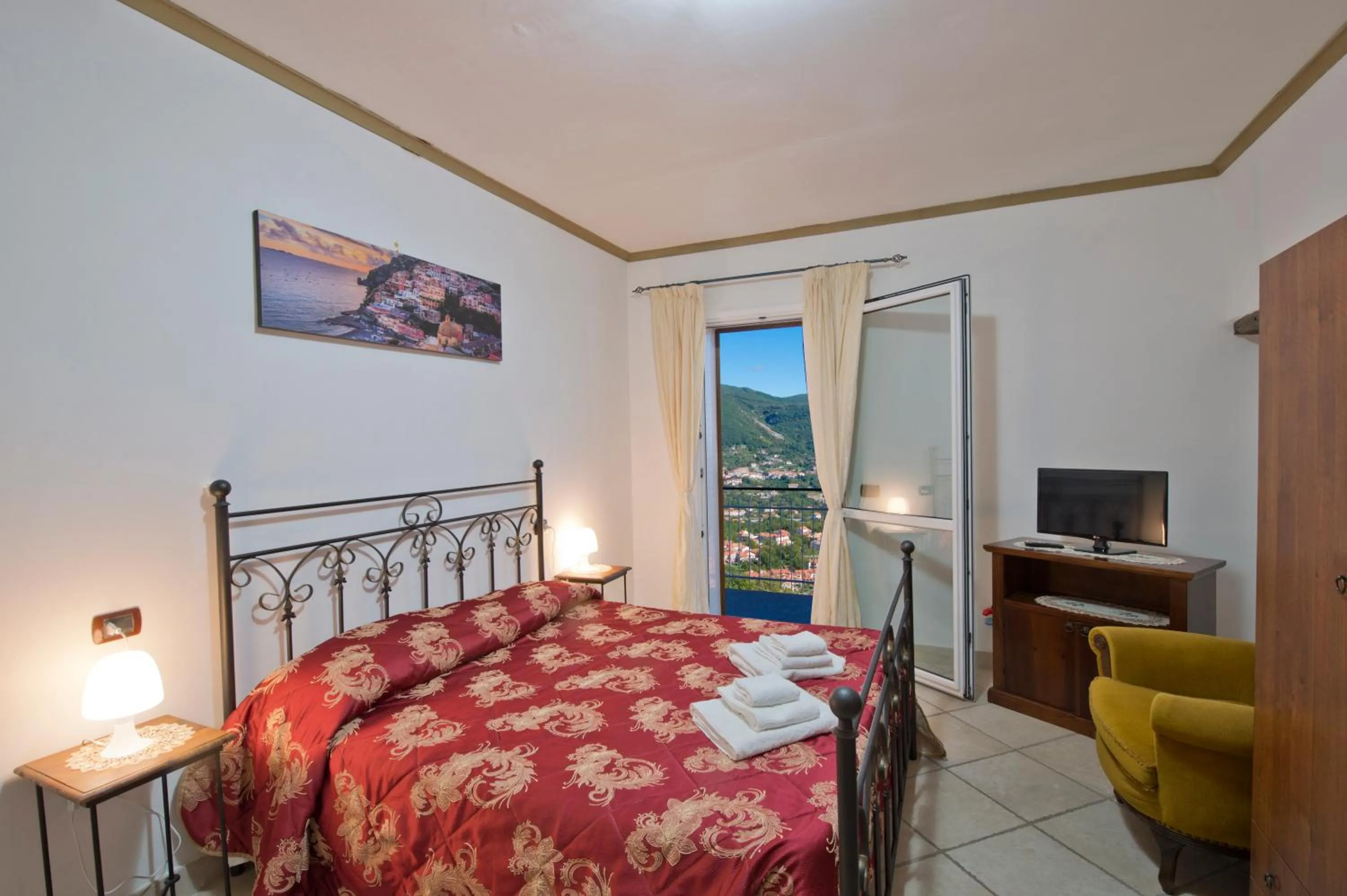 Photo of the whole room, Bed in Valle degli Dei