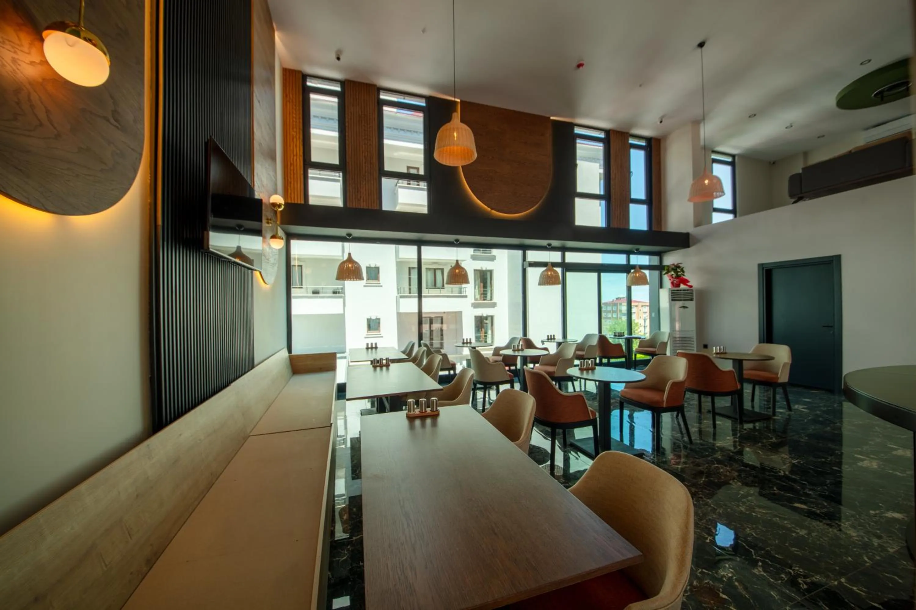 Restaurant/places to eat in Air Barbaros Hotel Trabzon