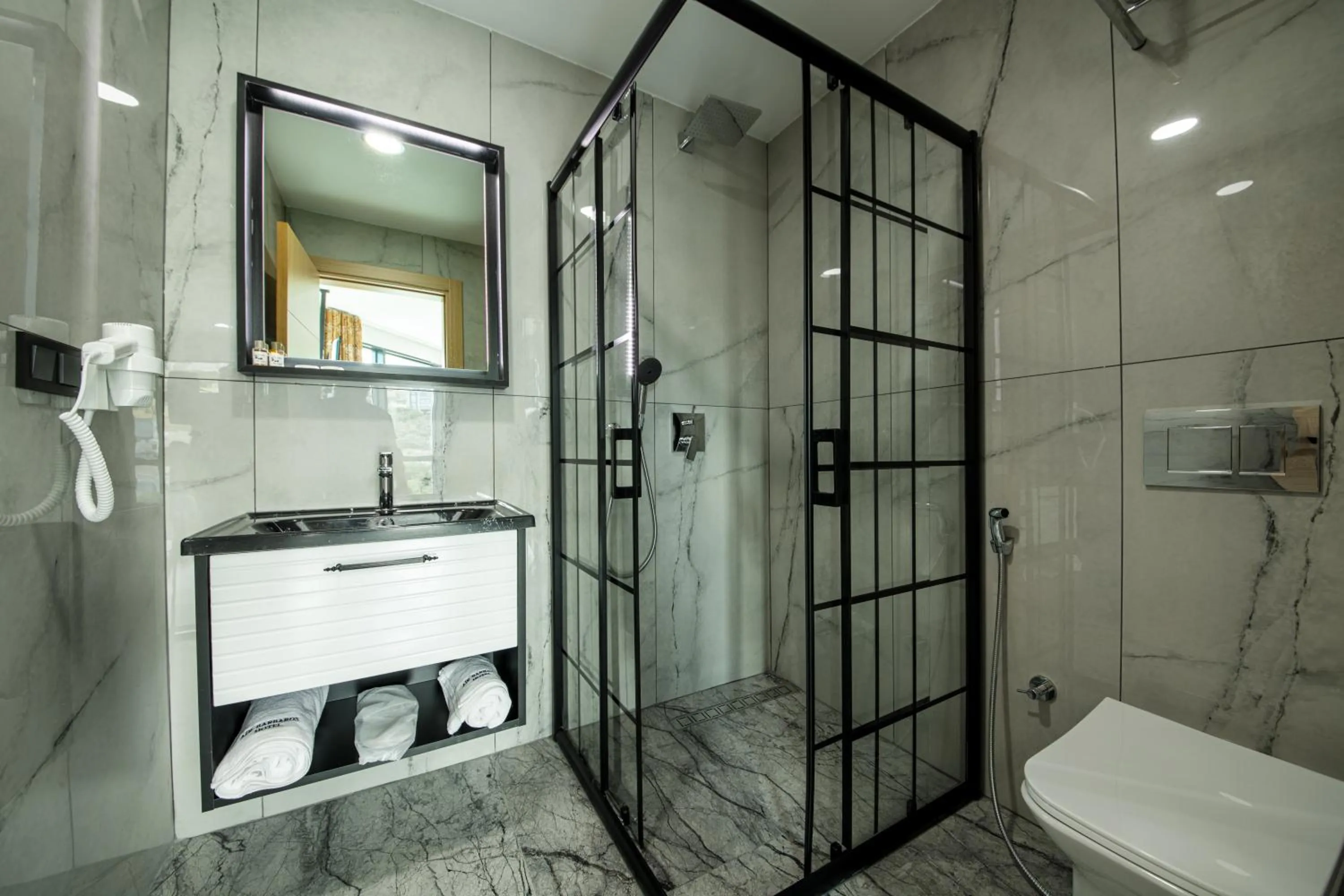 Shower in Air Barbaros Hotel Trabzon