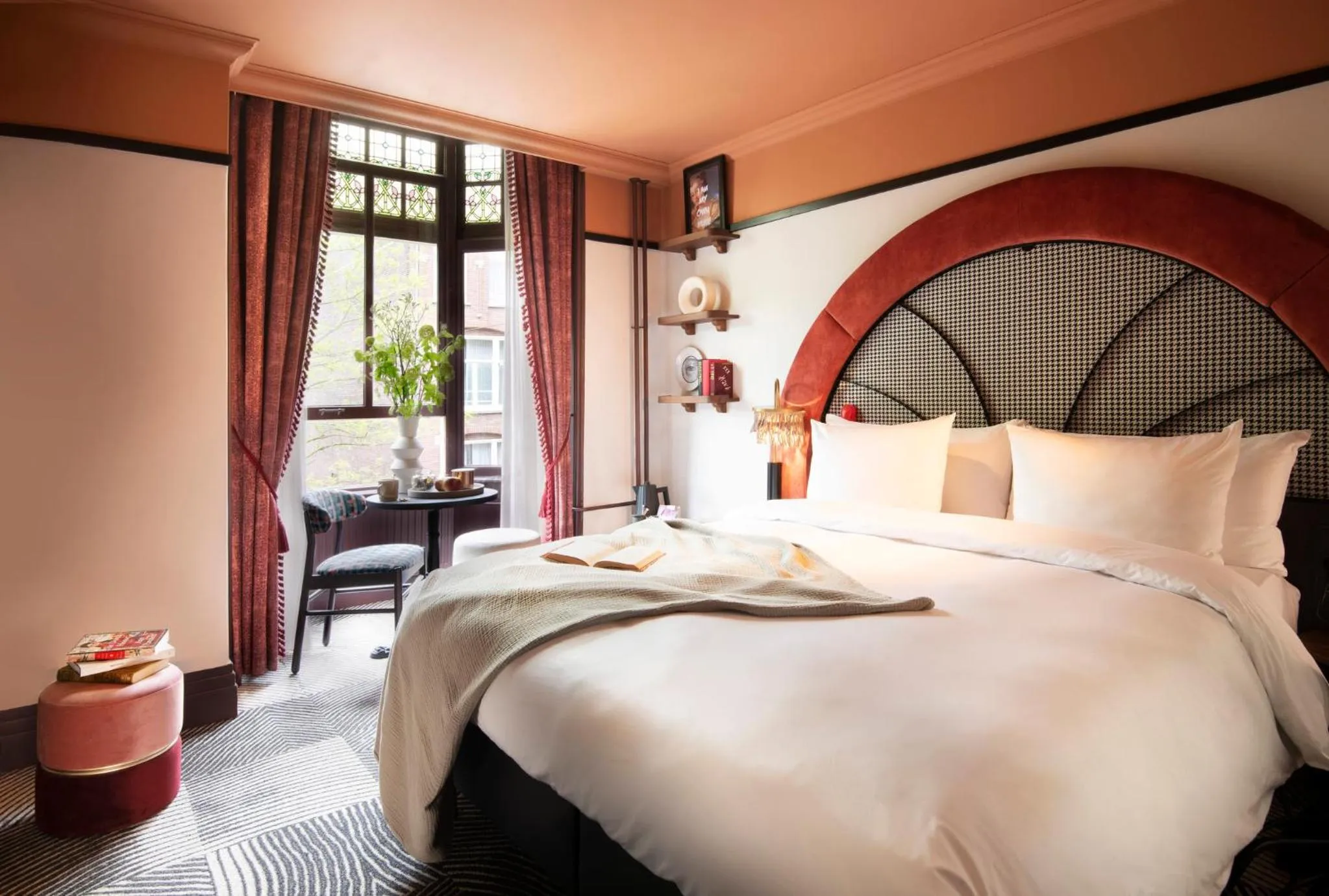 Photo of the whole room, Bed in Jan Luyken Amsterdam