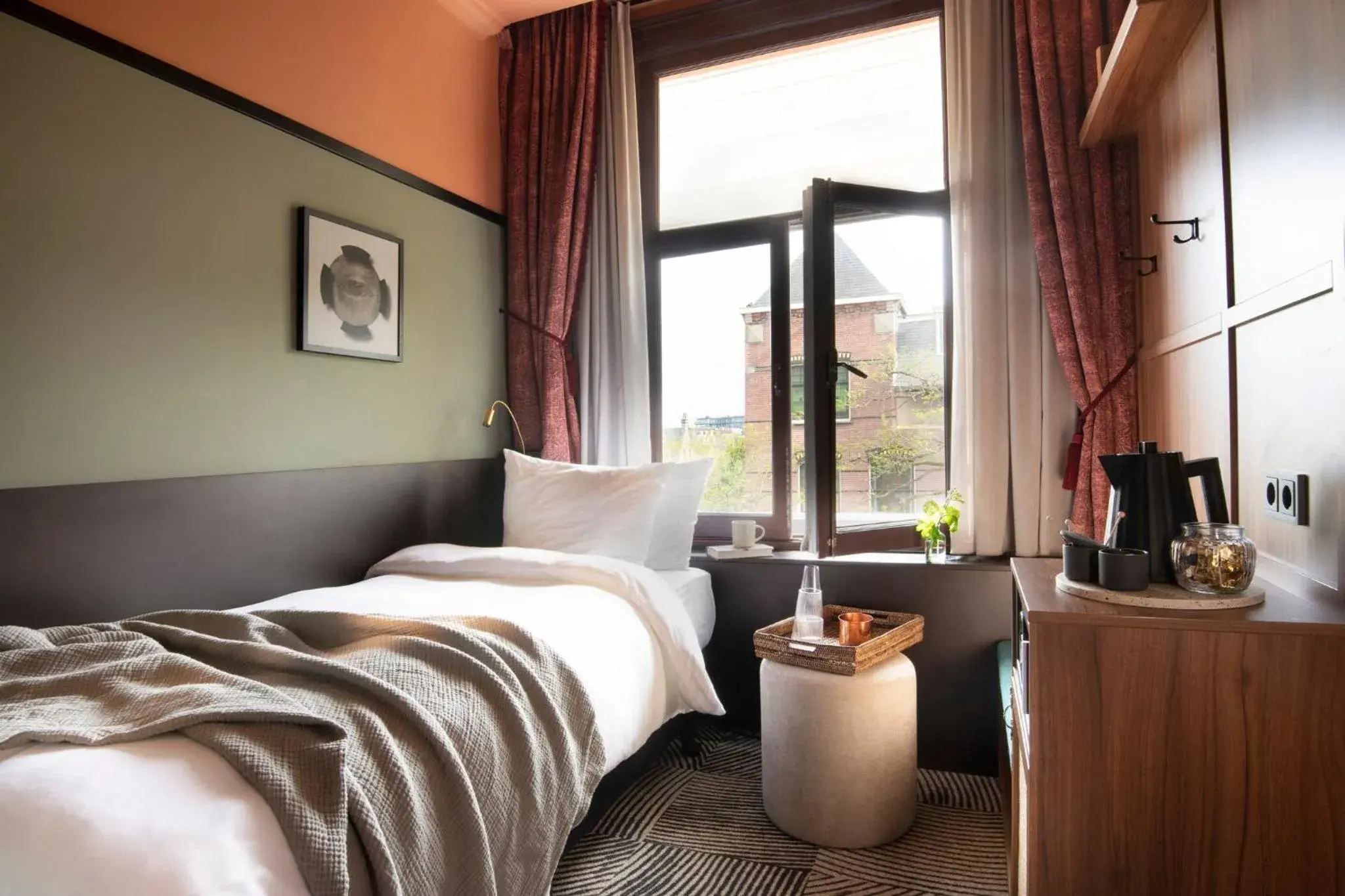 Cozy Room 1 Single Bed in Jan Luyken Amsterdam Cozy Room 1 Single Bed in Jan Luyken Amsterdam