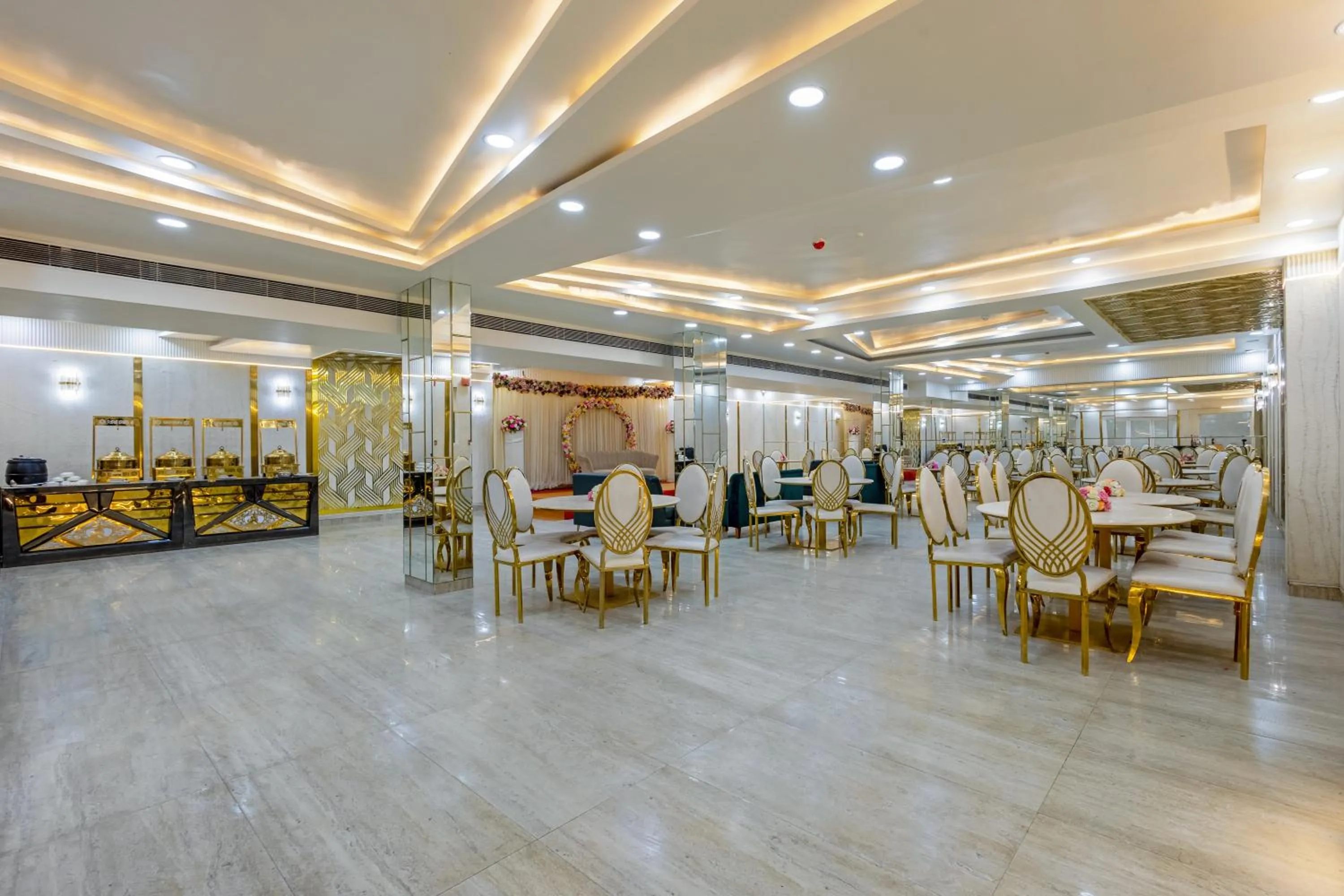 Banquet/Function facilities in Aadat Hotel Subhash Chowk Gurgaon