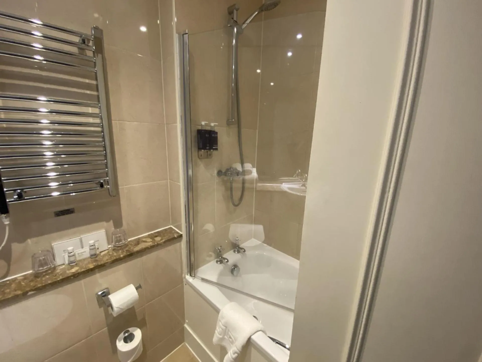 Bedroom in Elmers Court Hotel