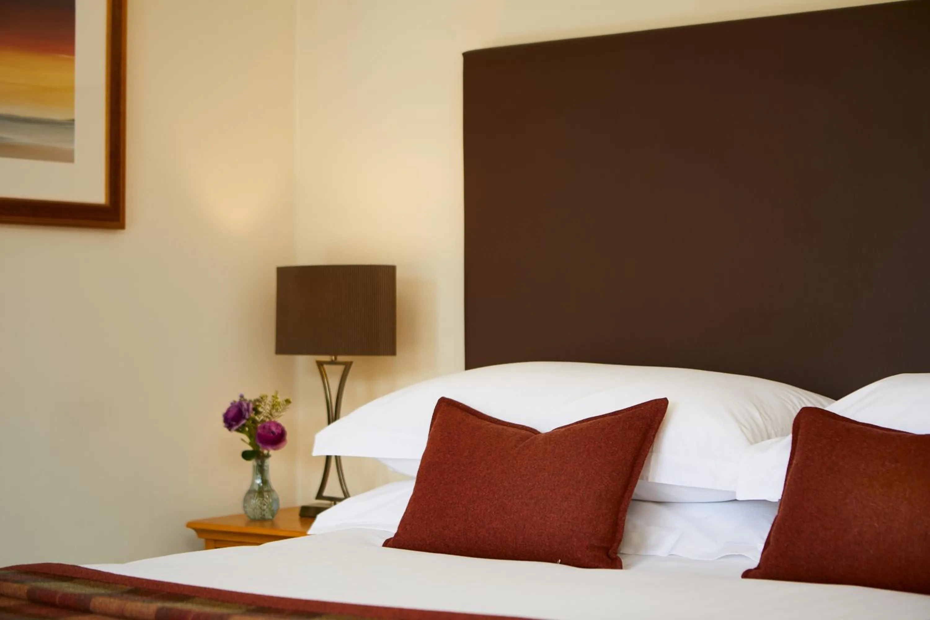 Bed in Elmers Court Hotel