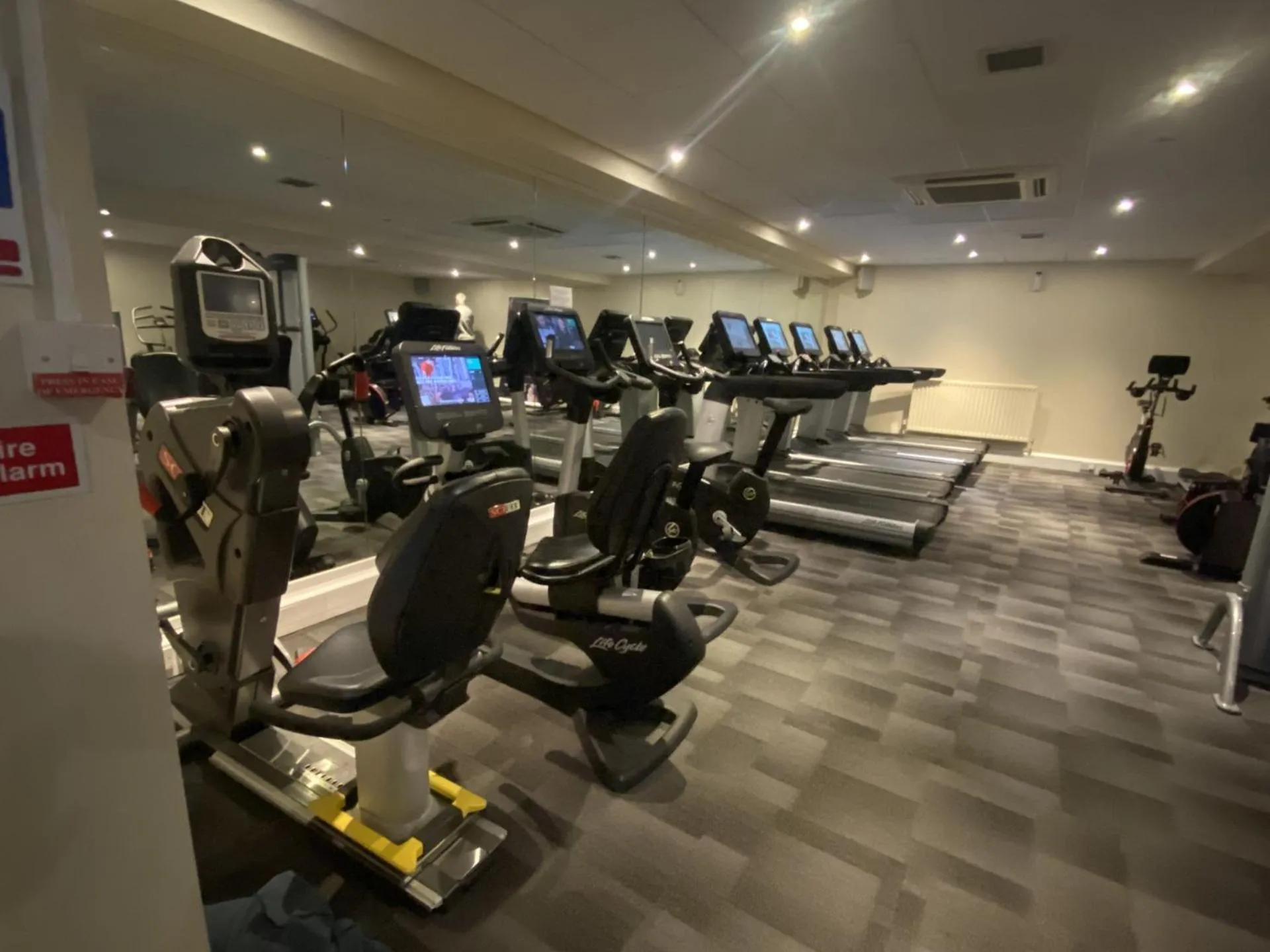Fitness centre/facilities in Elmers Court Hotel