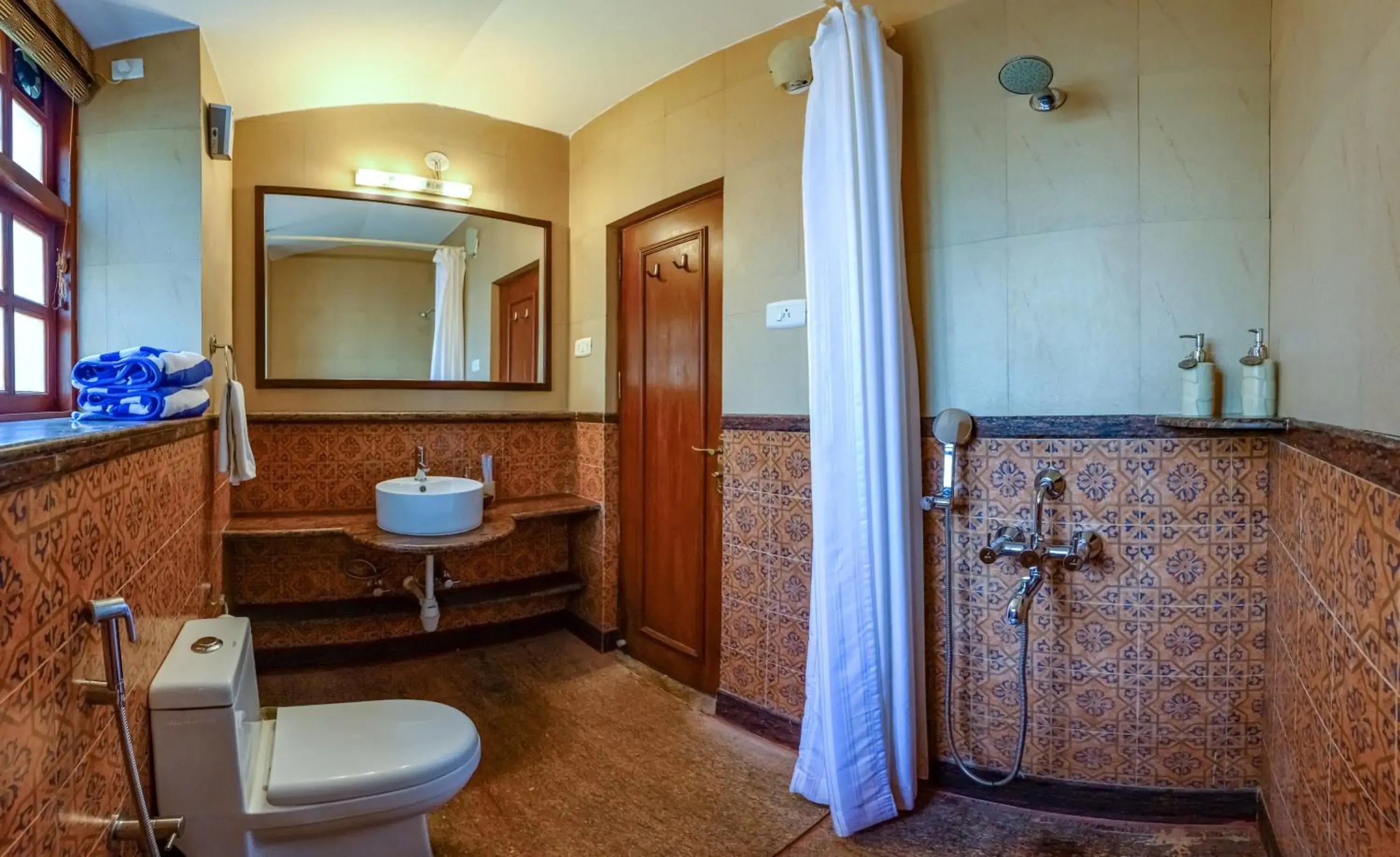 Heritage Royal - Enjoy 15% off on nonalcoholic mini bar,Complimentary Hi-Tea, Welcome Drink in Neemrana's Three Waters Heritage Royal - Enjoy 15% off on nonalcoholic mini bar,Complimentary Hi-Tea, Welcome Drink in Neemrana's Three Waters