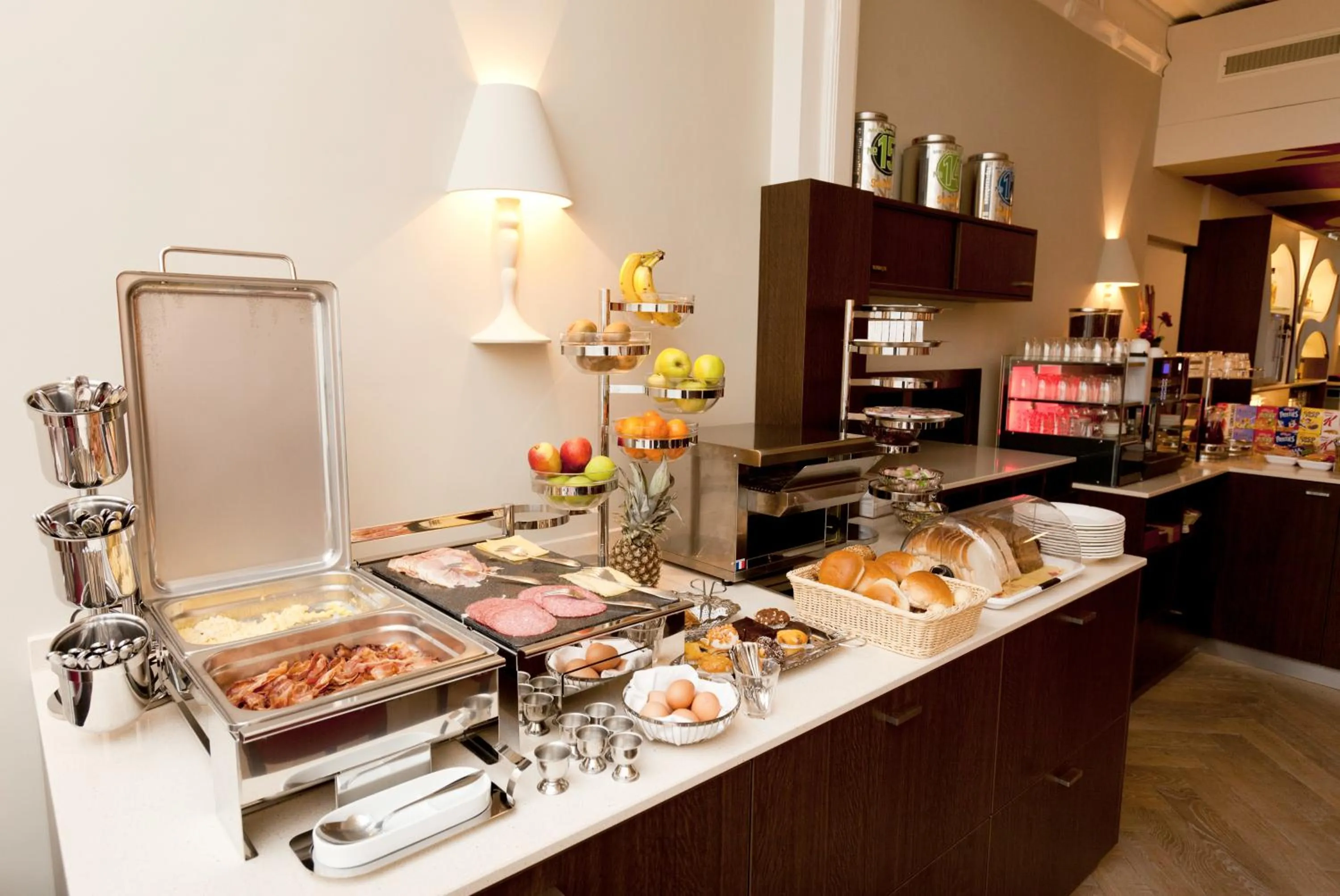 Food and drinks in Hotel Van Walsum