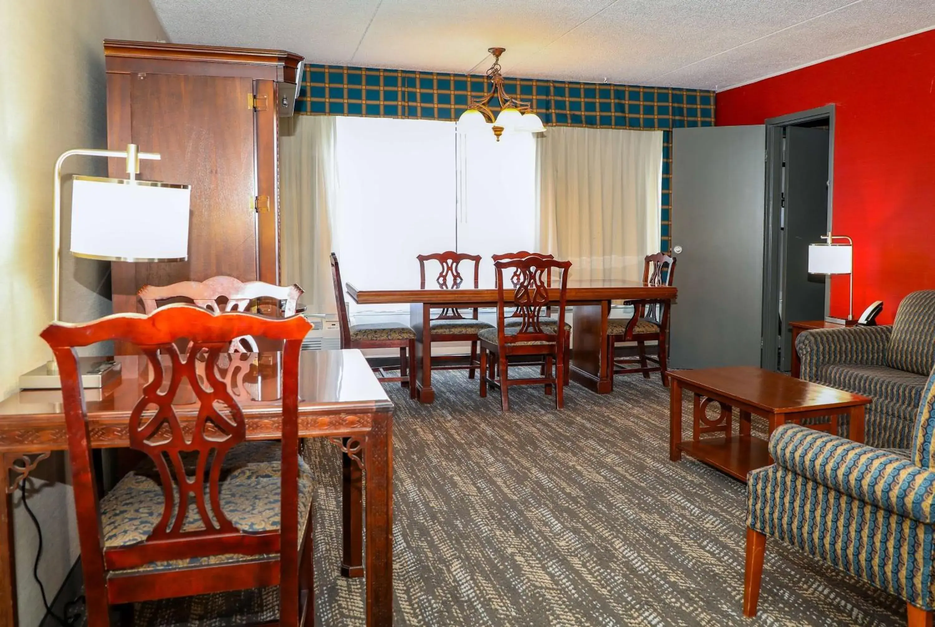 One-Bedroom King Suite - Non-Smoking in Ramada by Wyndham Cumberland Downtown One-Bedroom King Suite - Non-Smoking in Ramada by Wyndham Cumberland Downtown