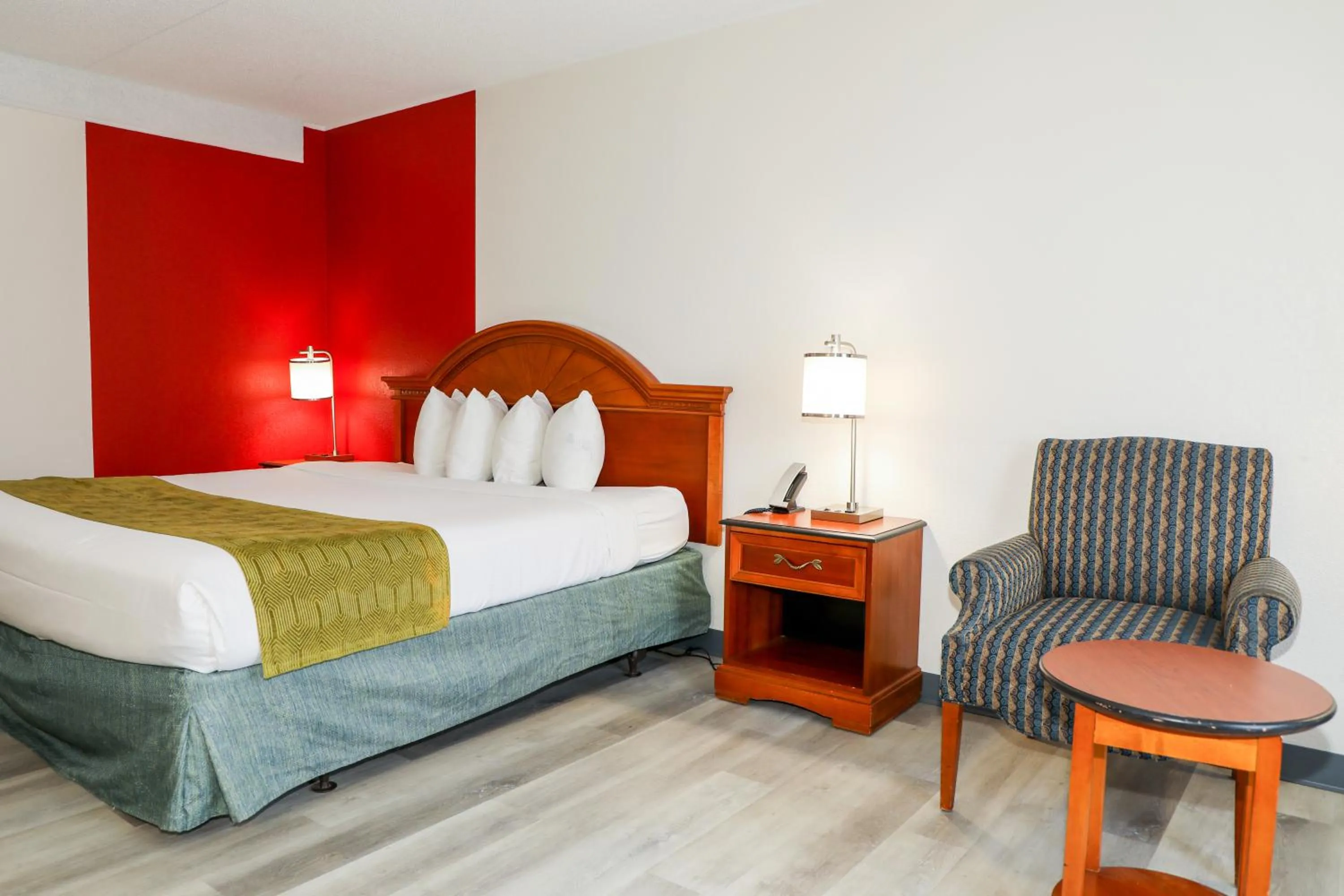 Photo of the whole room, Bed in Ramada by Wyndham Cumberland Downtown